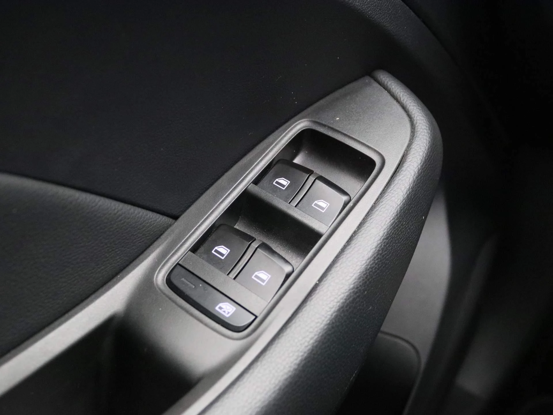 MG-ZS EV-image-19