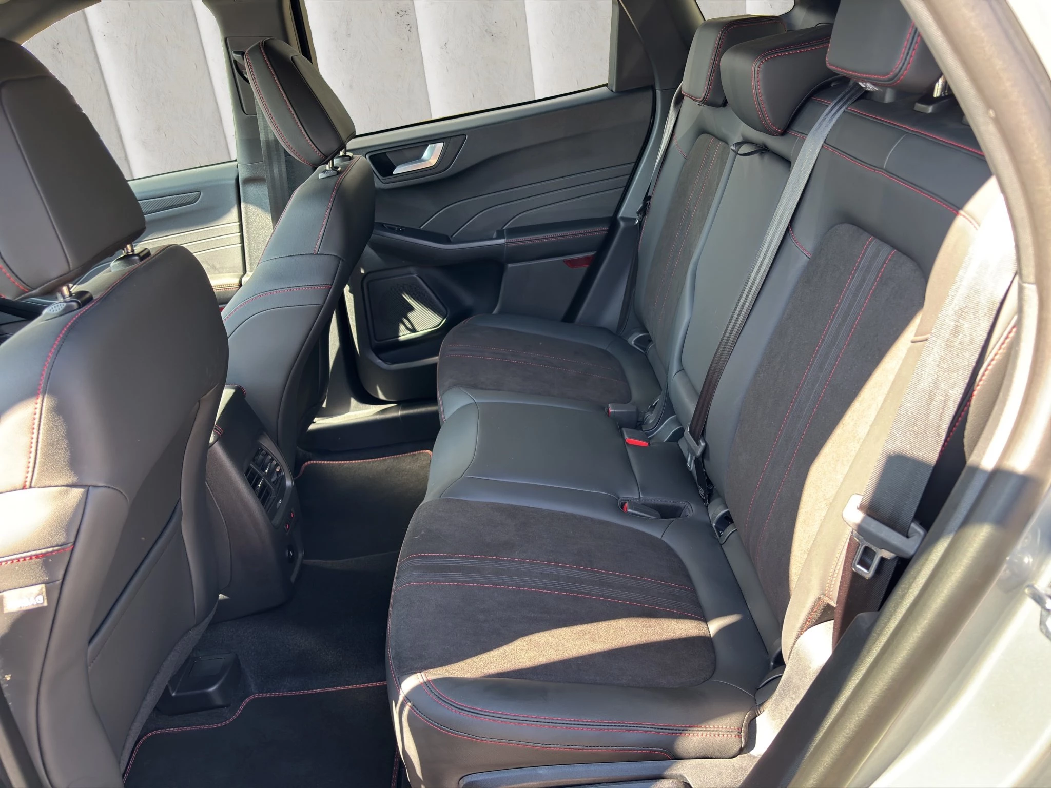 Ford Kuga ST-Line X Aut.*360GRAD*LED-MATRIX*NAVI*GRA*WINTER-PKT.