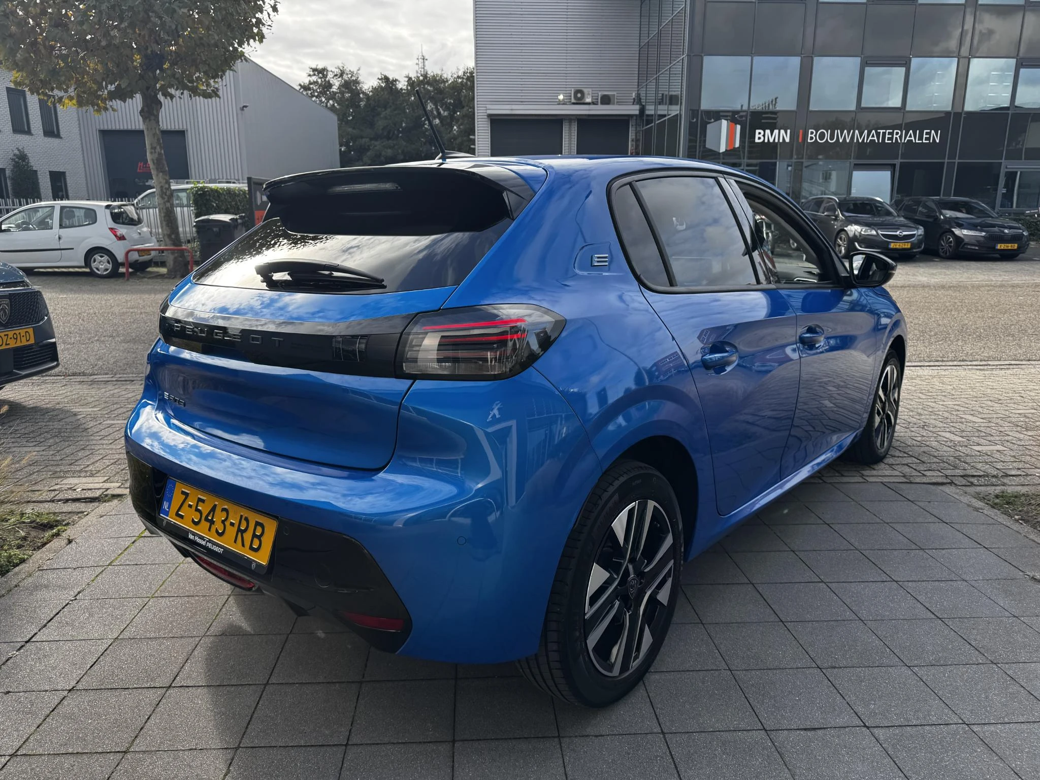 Peugeot-e-208-image-26