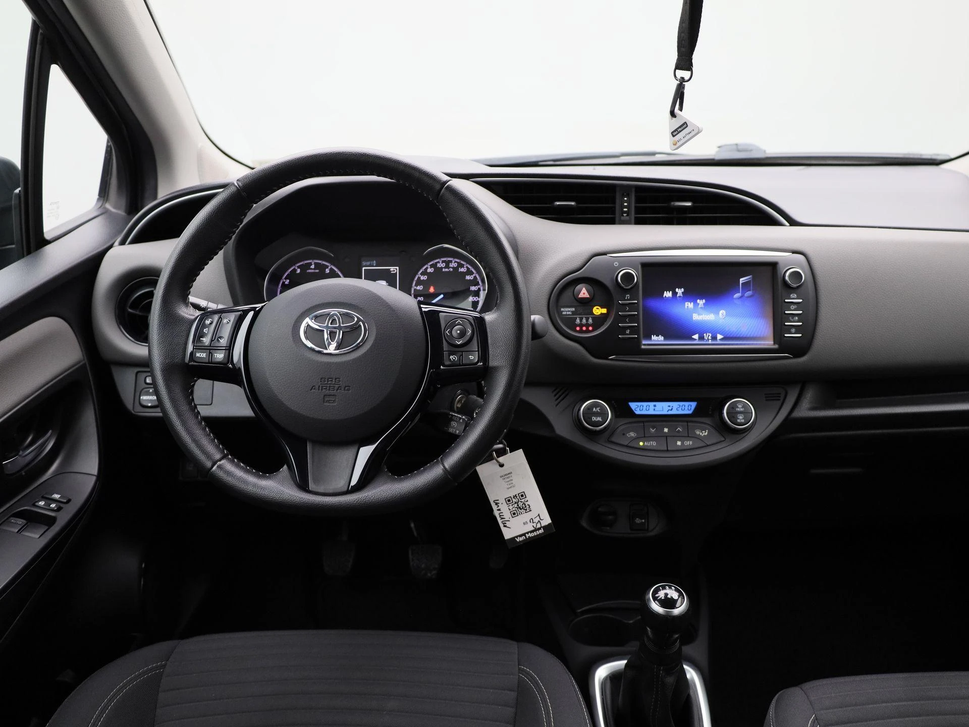 Toyota-Yaris-image-6