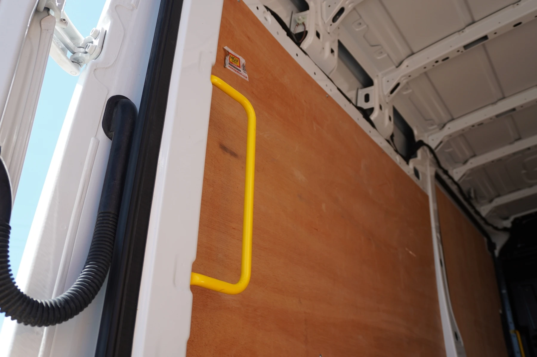 Volkswagen-Crafter-image-14