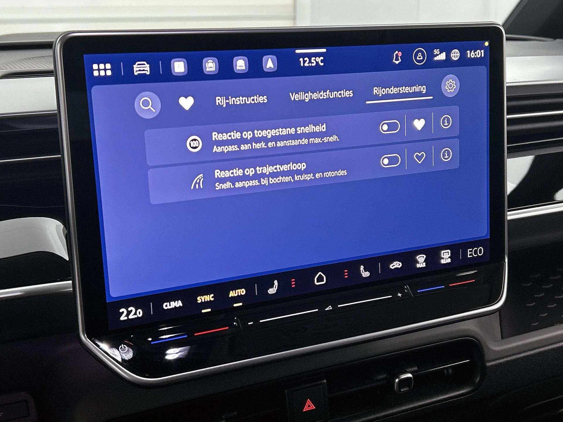 Volkswagen-ID. Buzz-image-14