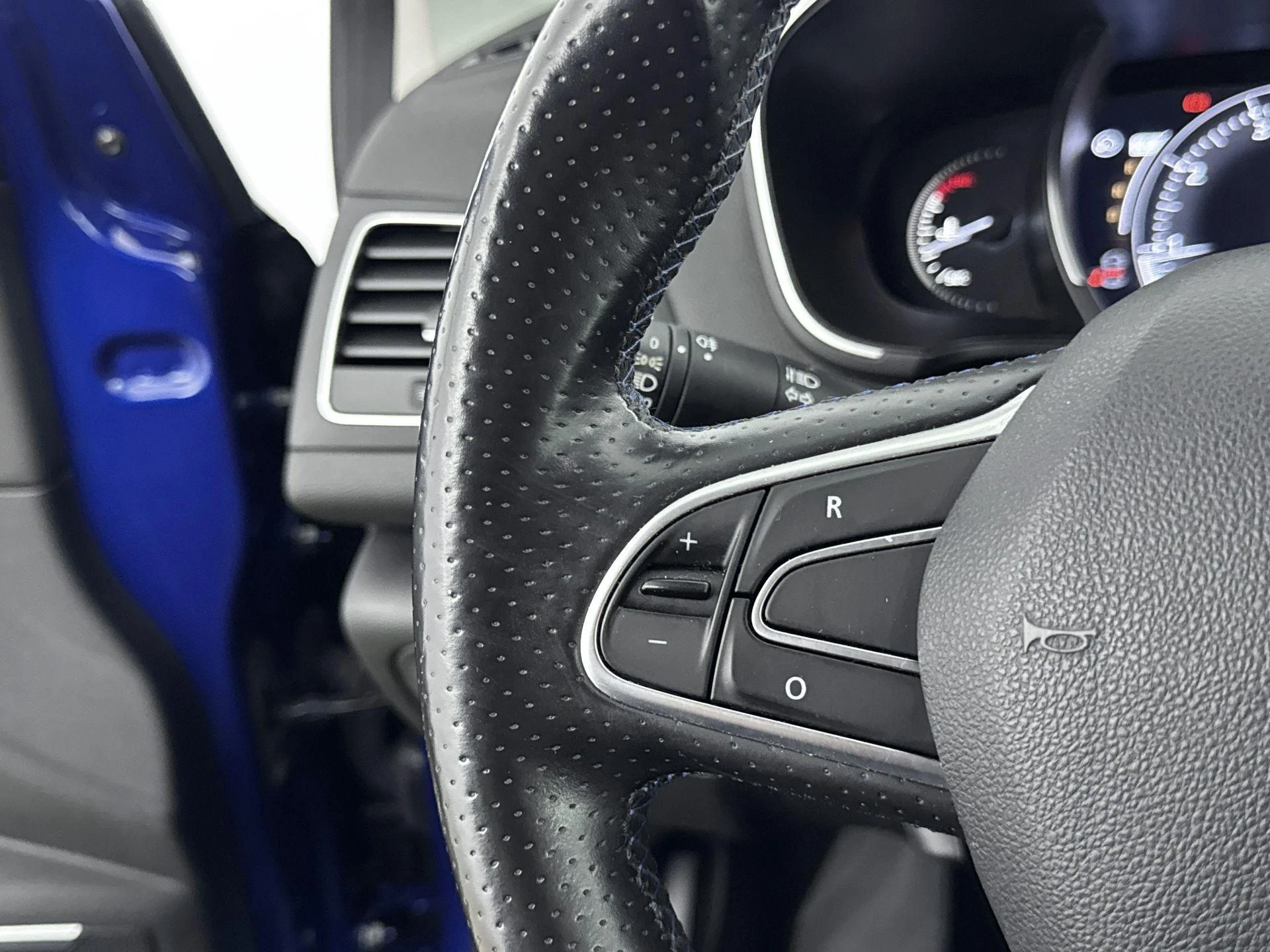 Renault-Mégane Estate-image-5