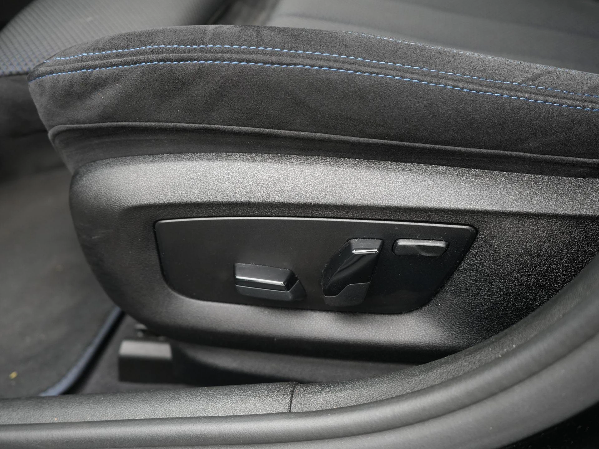 BMW-5 Serie-image-12