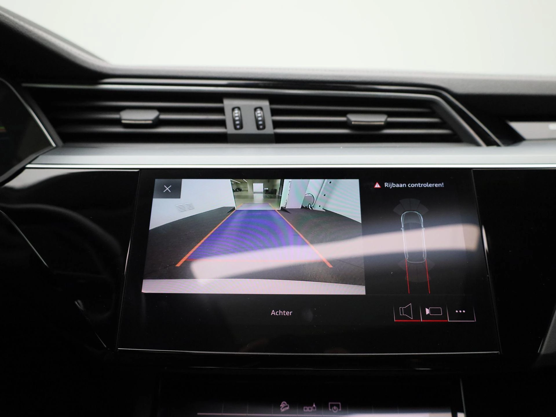 Audi-e-tron-image-30