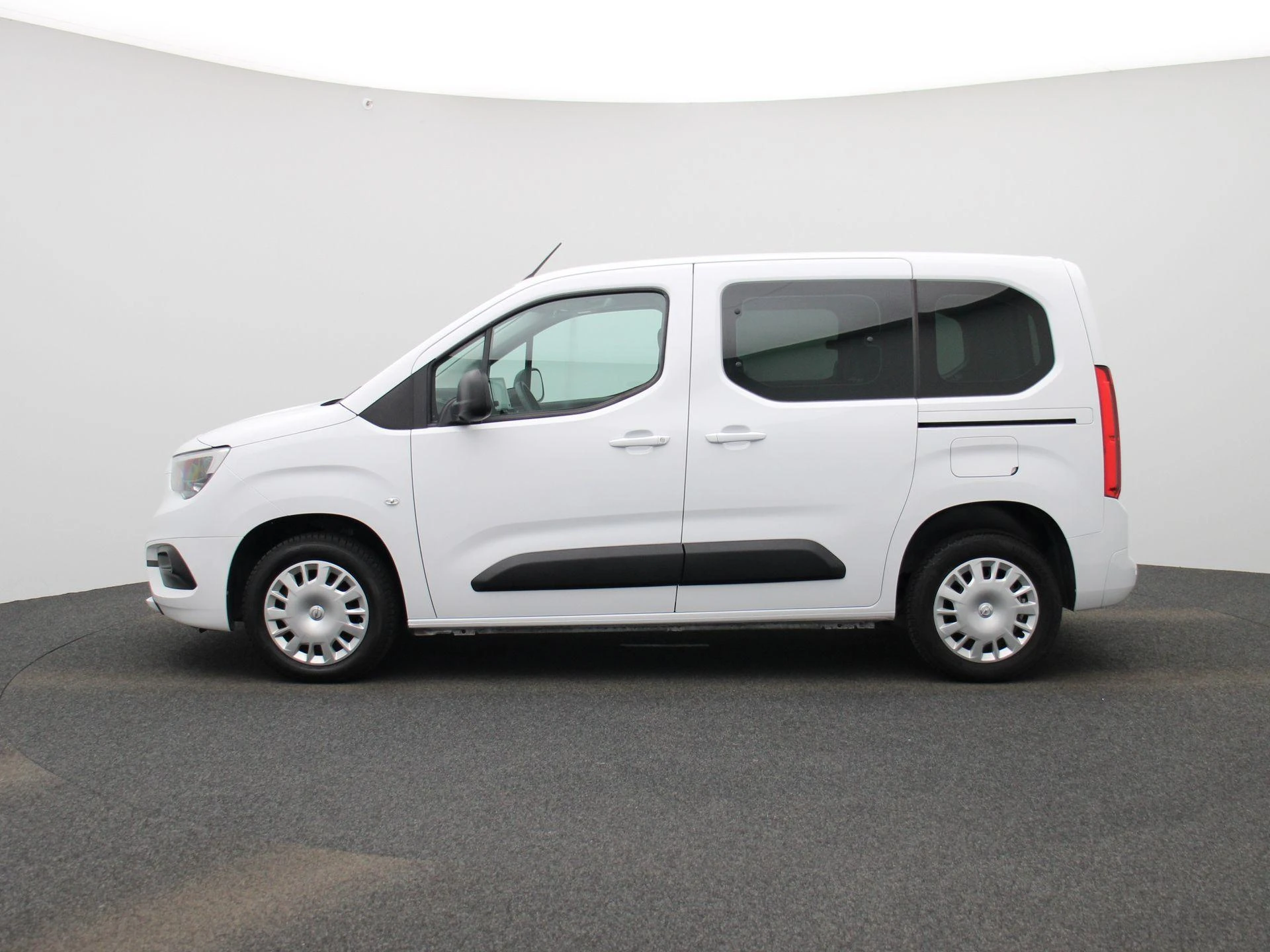 Opel-Combo Life-image-4