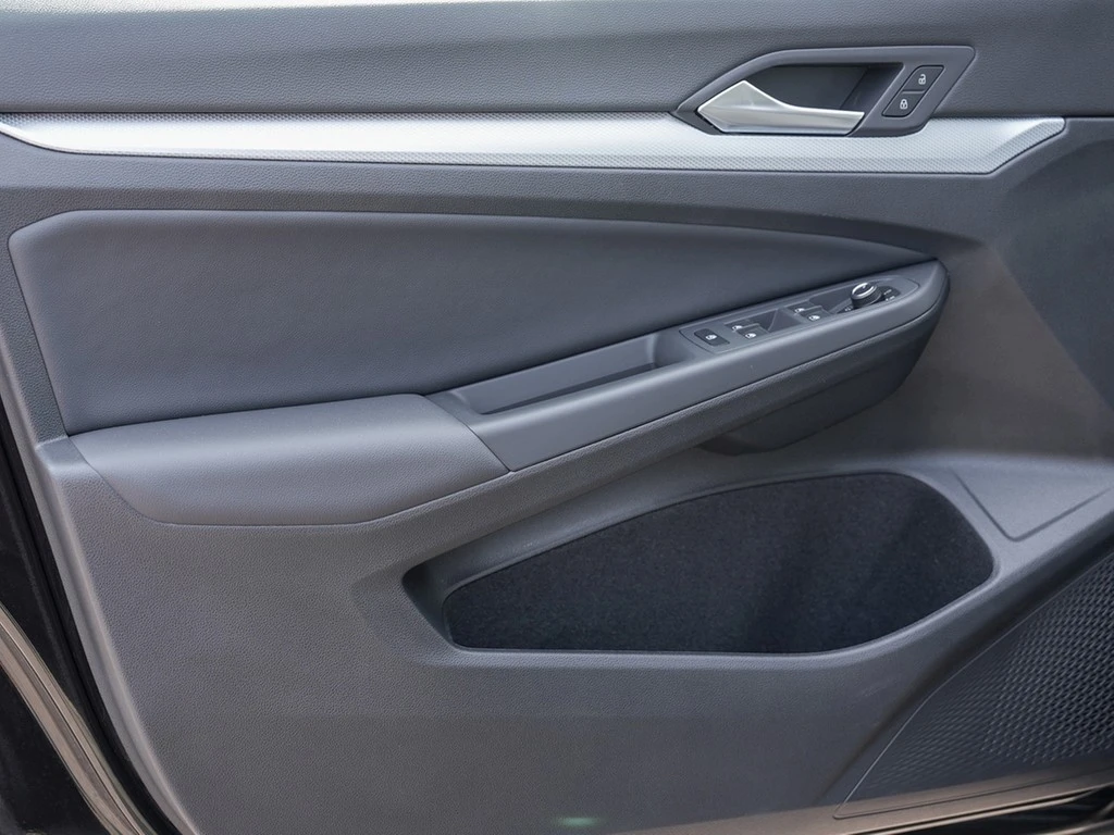 Volkswagen-Golf-image-17