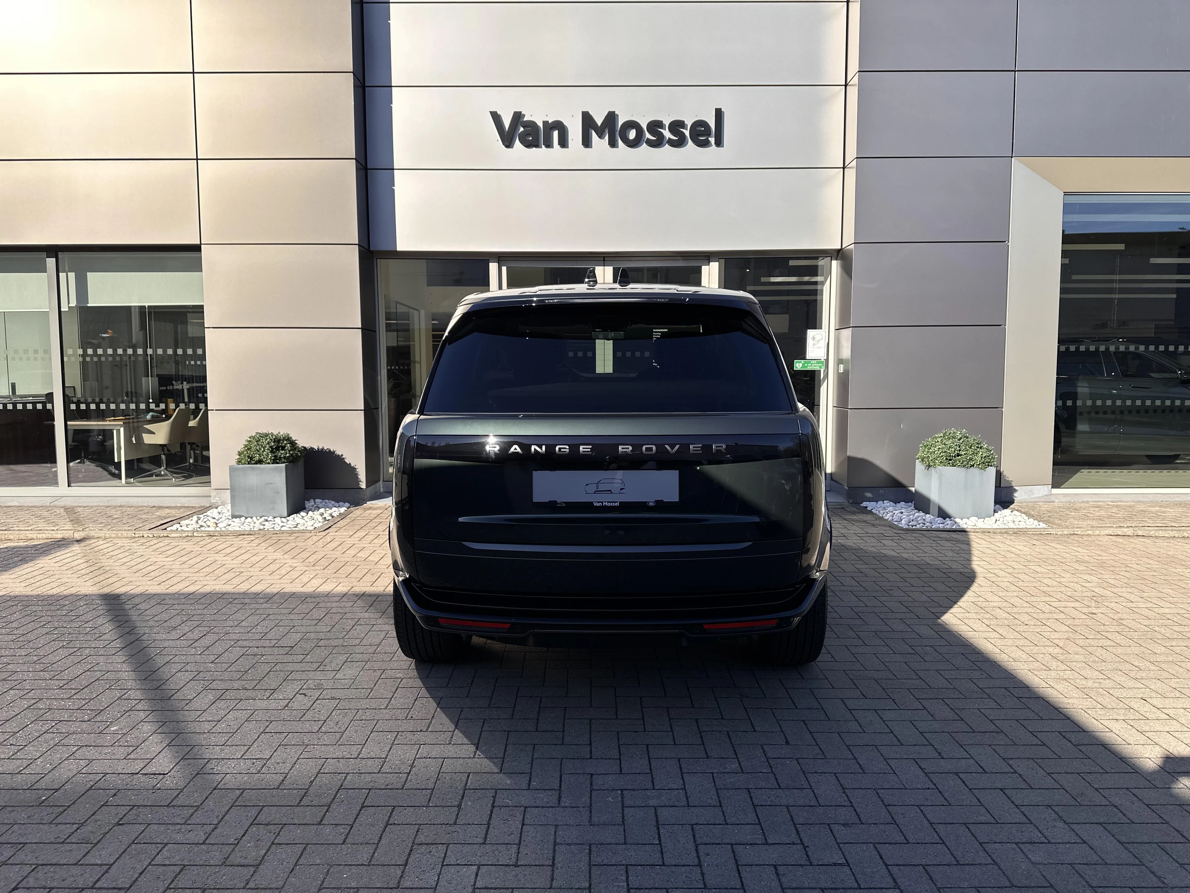 Land Rover-Range Rover-image-7