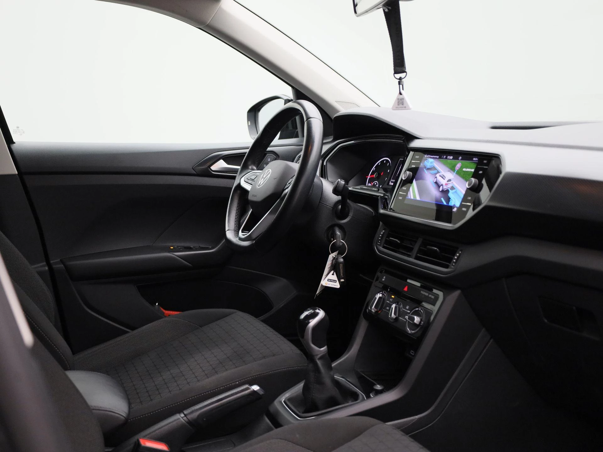 Volkswagen-T-Cross-image-32
