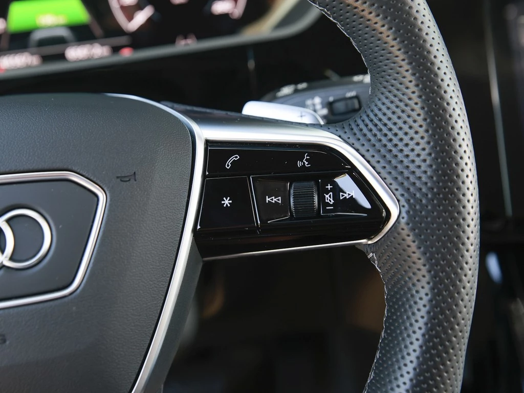 Audi e-tron 55 S line Matrix ACC AHK 360° Head-up