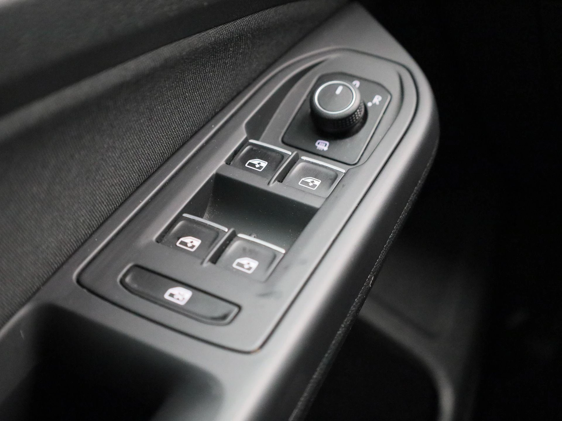 Volkswagen-Golf-image-30
