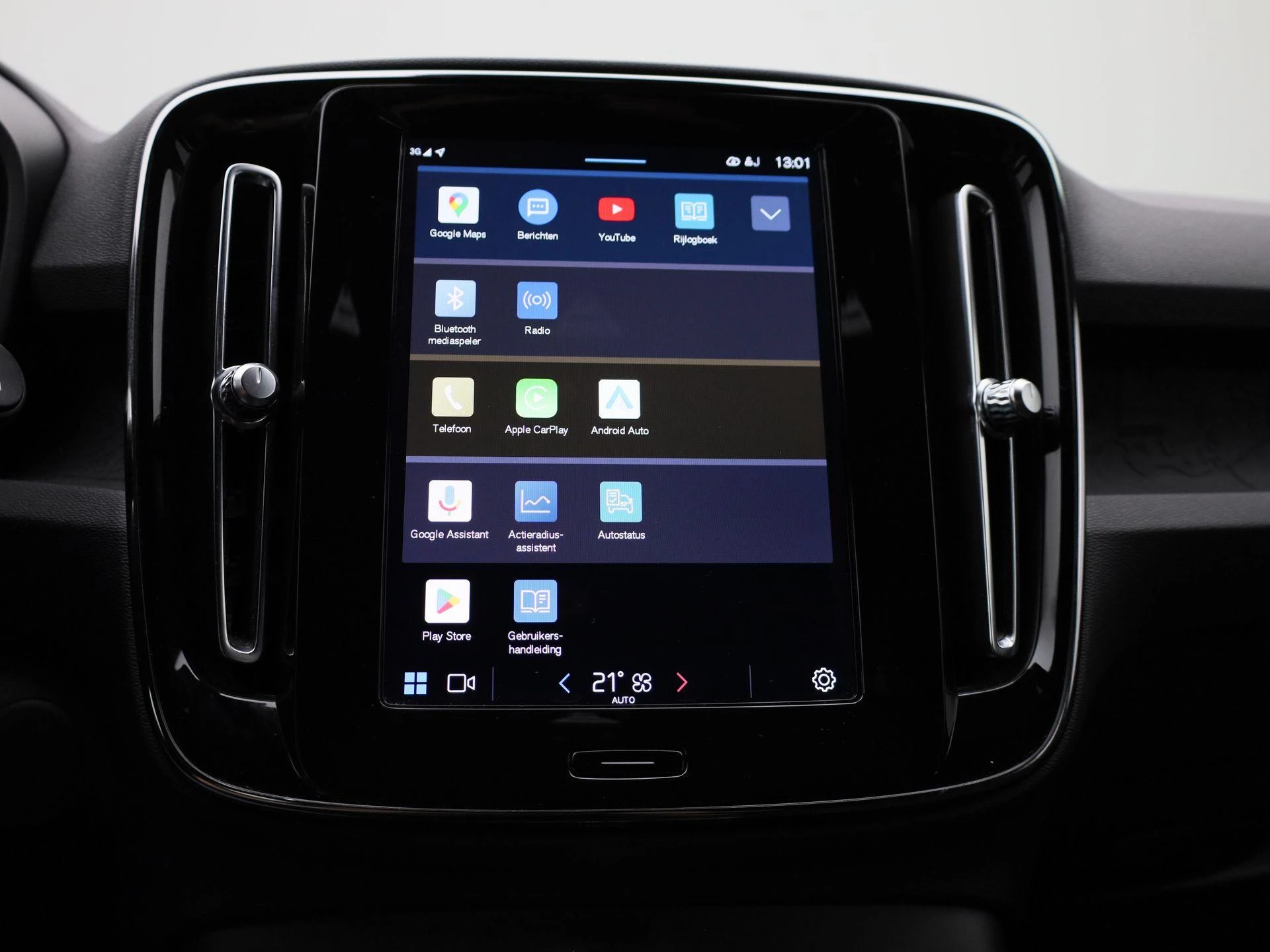 Volvo-XC40-image-20