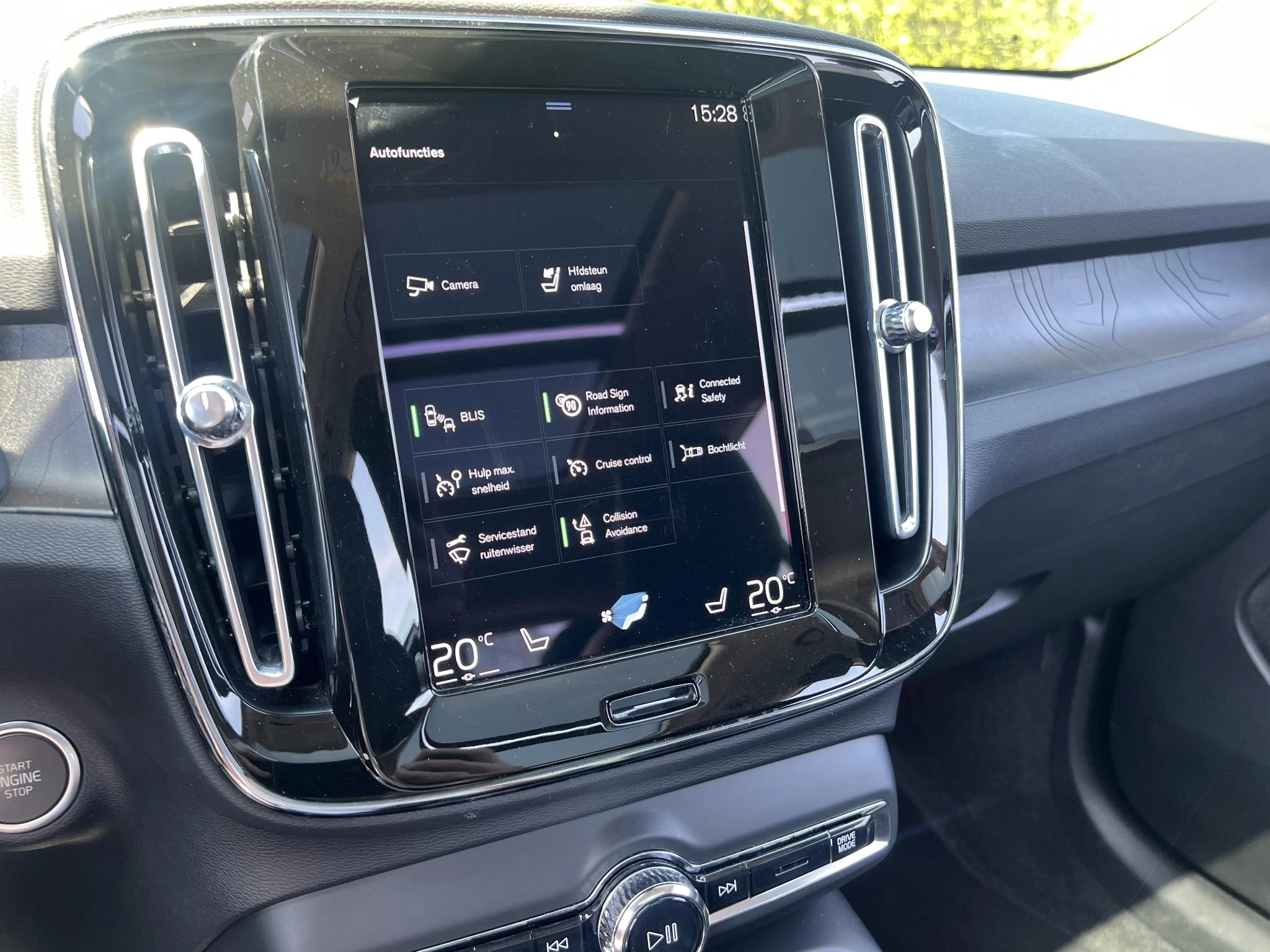 Volvo-XC40-image-17