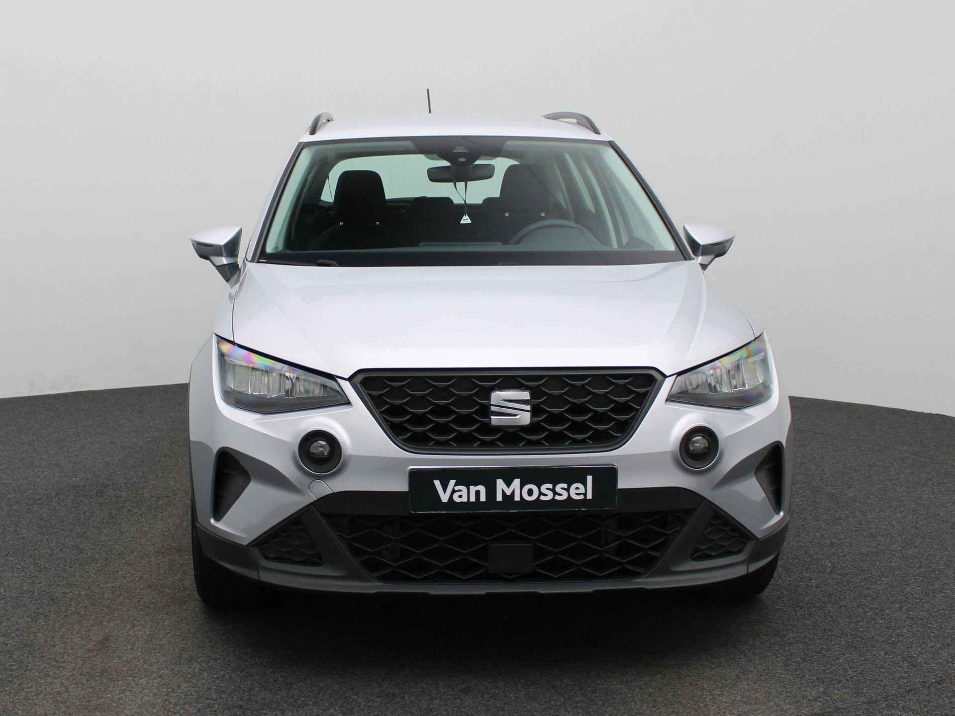 SEAT-Arona-image-2