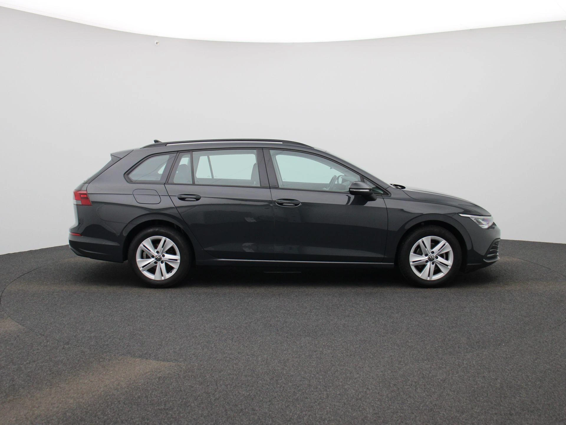 Volkswagen-Golf-image-7