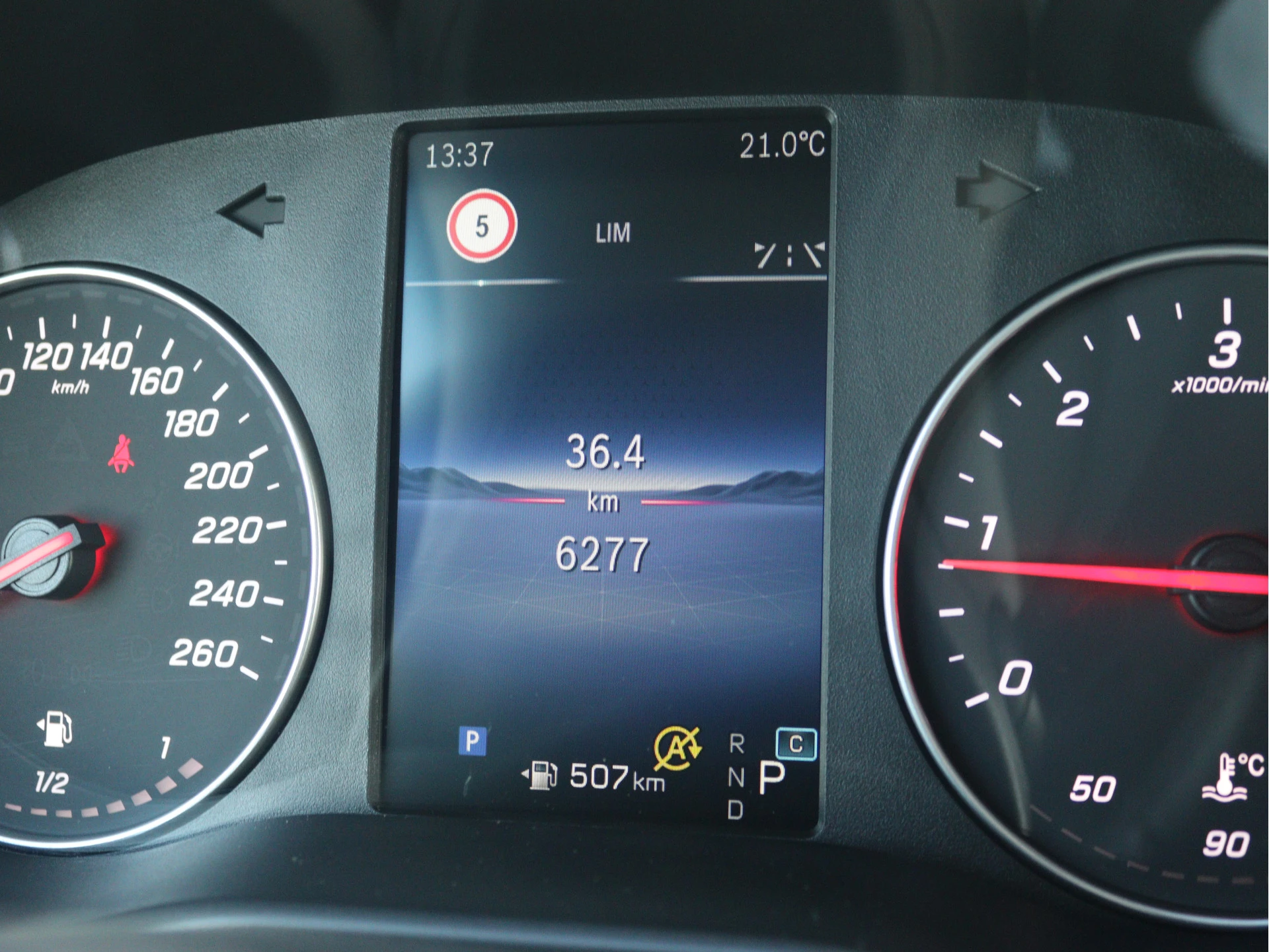 Mercedes-Benz-Vito-image-5