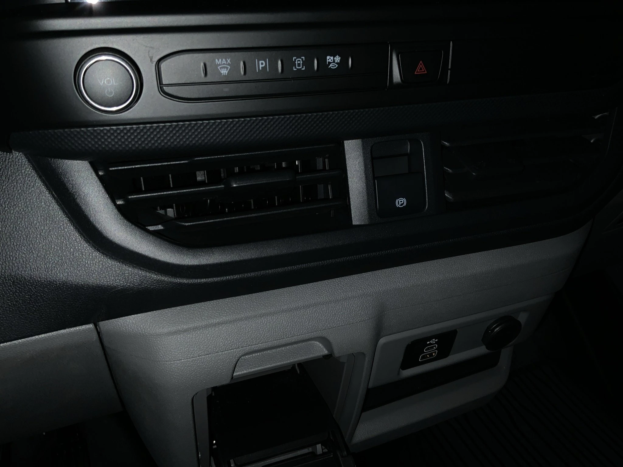 Ford-Transit Custom-image-19