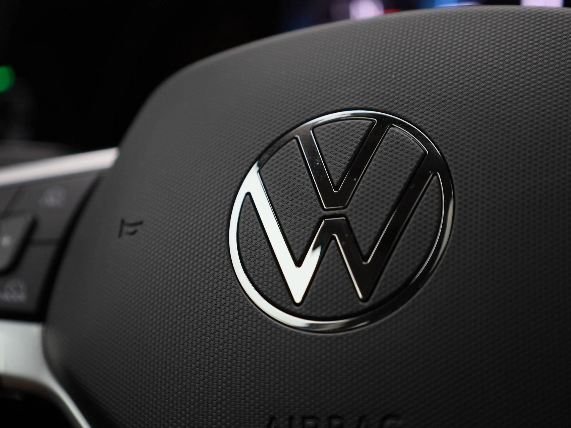 Volkswagen-Golf-image-29