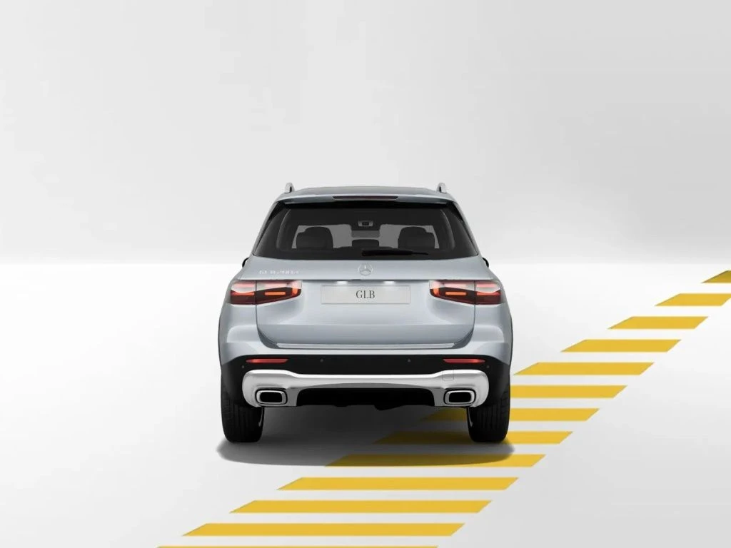 Mercedes-Benz-GLB 200 d-image-5