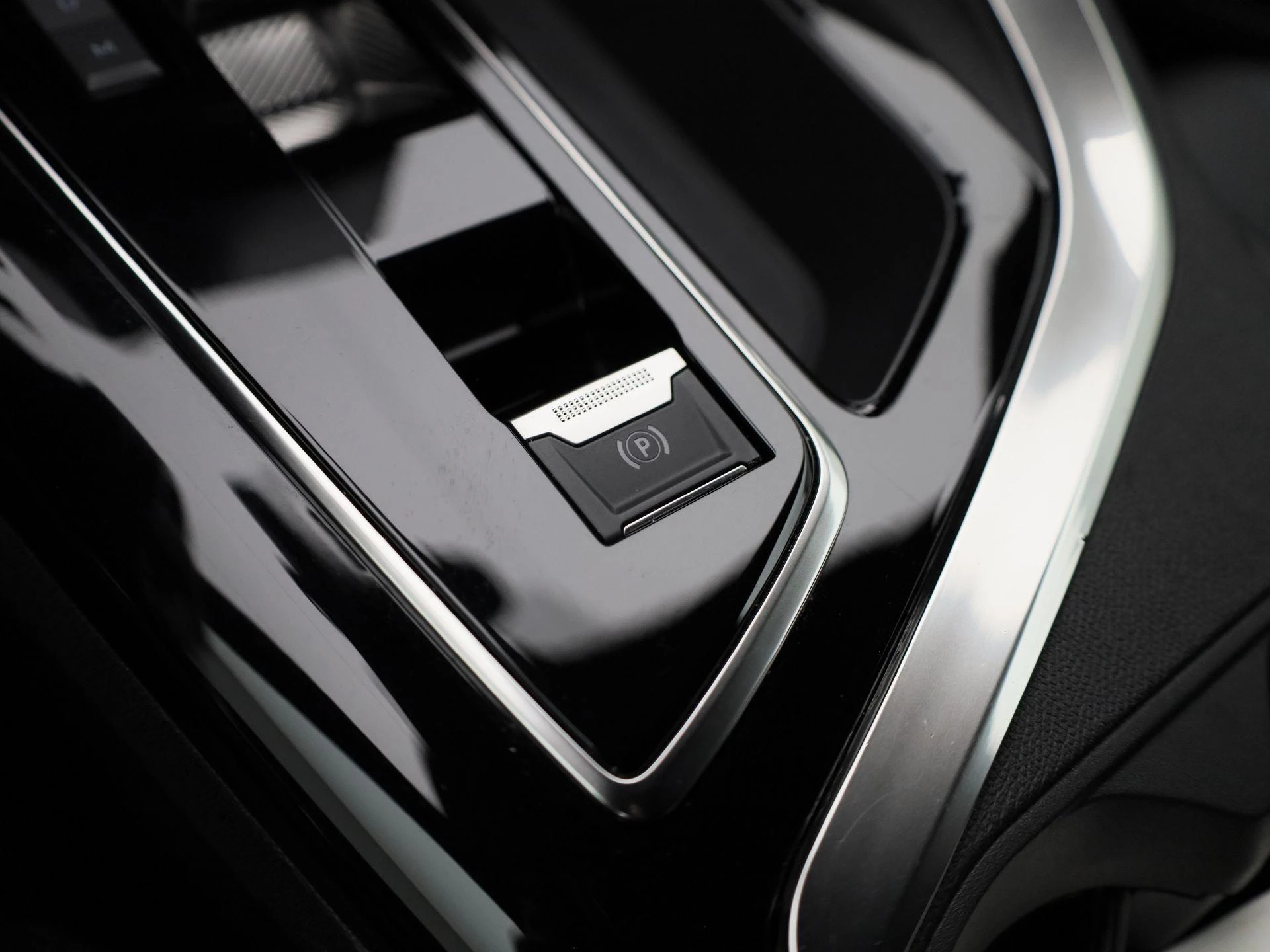 Peugeot-5008-image-19
