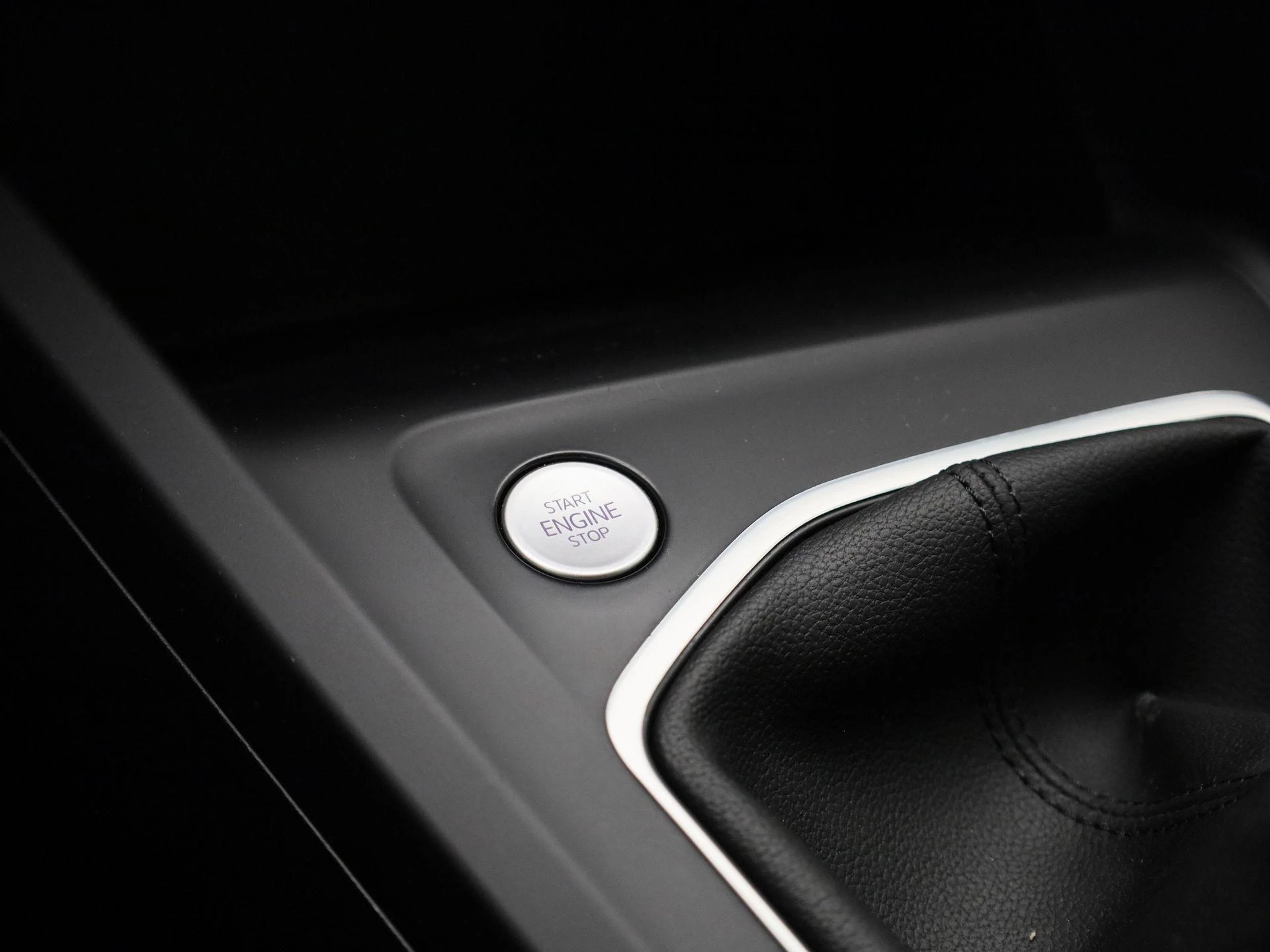 Volkswagen-Golf-image-16