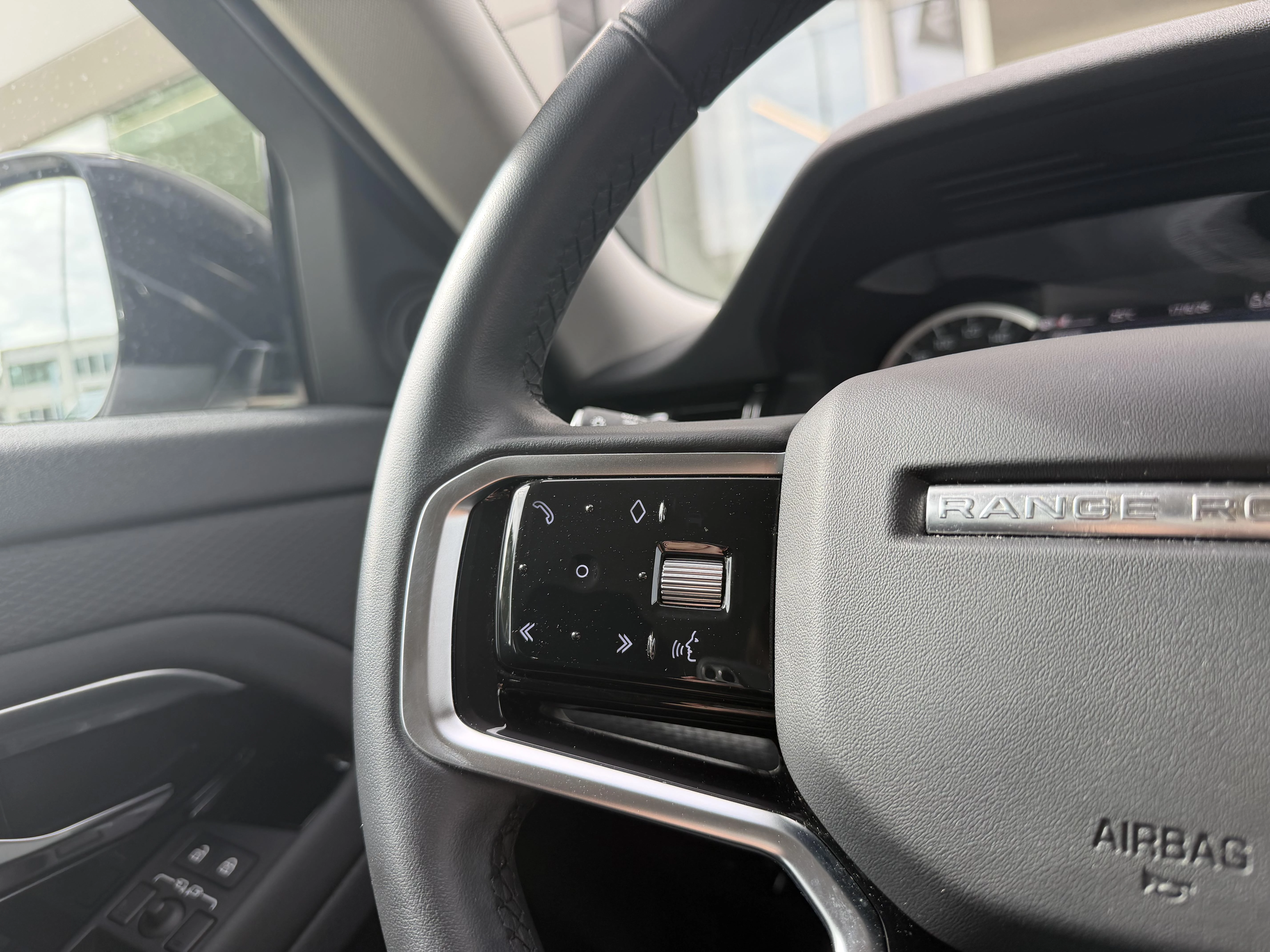 Land Rover Range Rover Evoque P160 S FWD Auto. 23MY