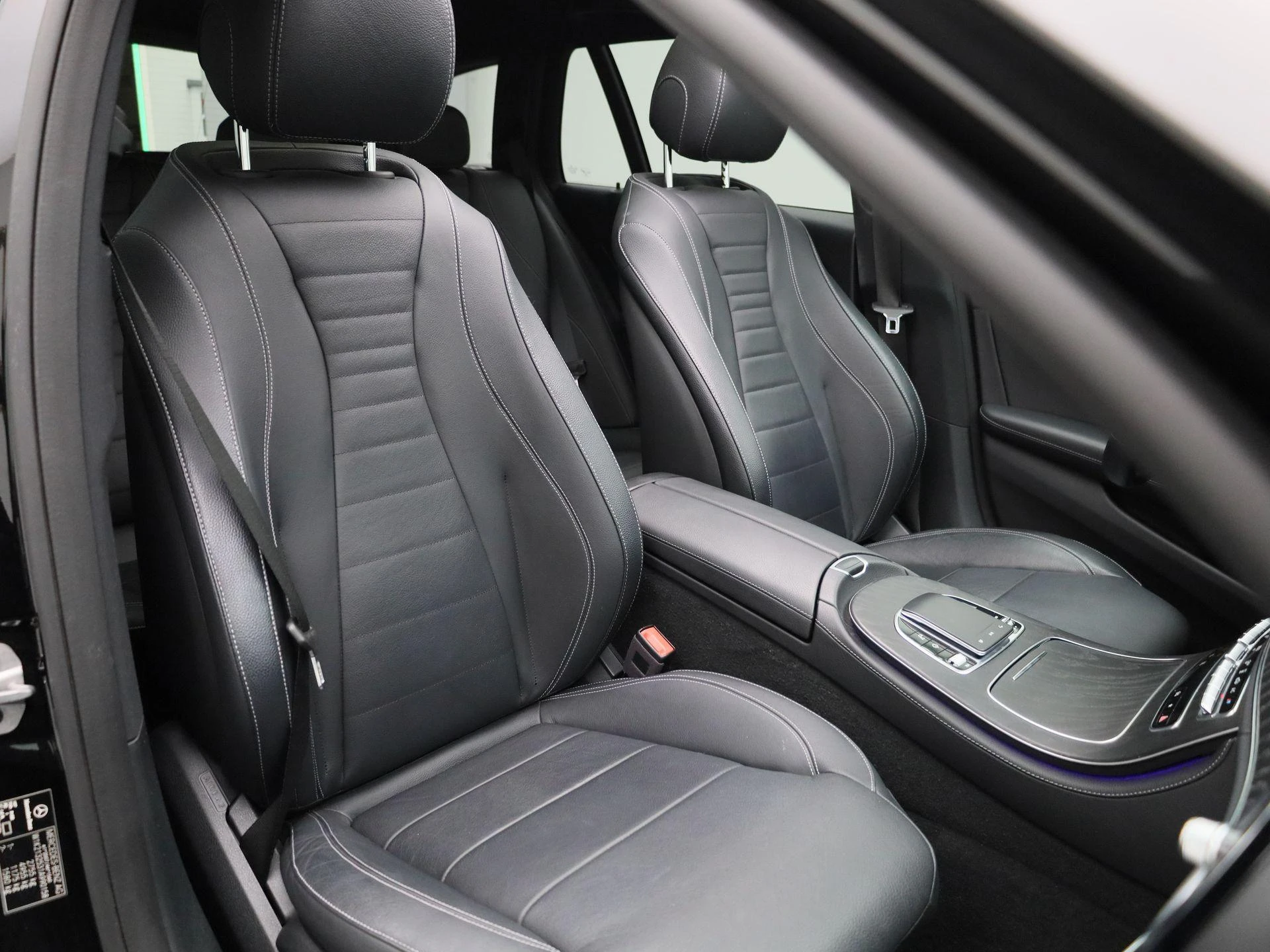 Mercedes-Benz-Classe E-image-49