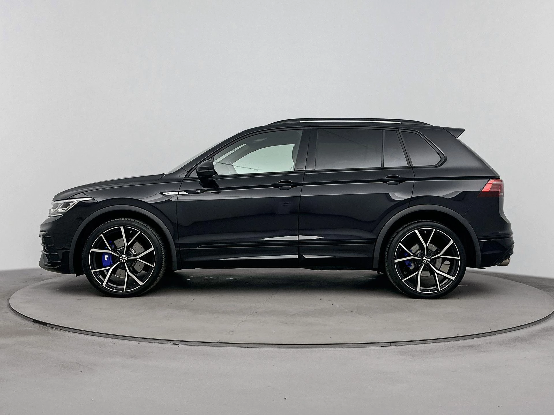Volkswagen-Tiguan-image-1