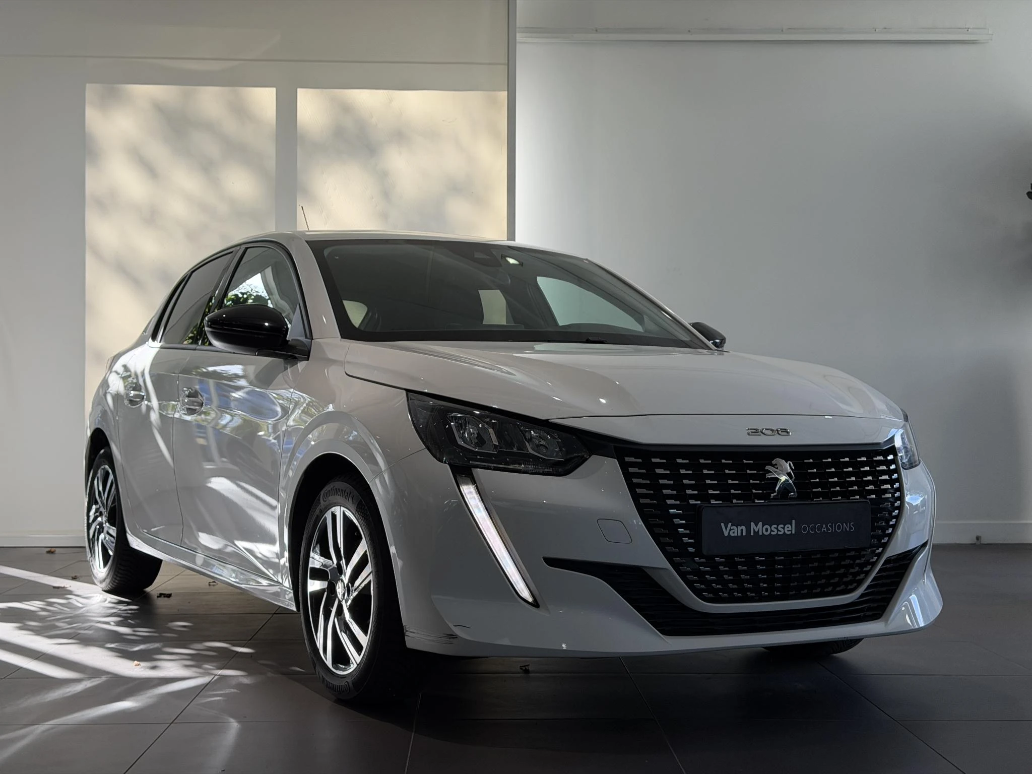 Peugeot-208-image-2