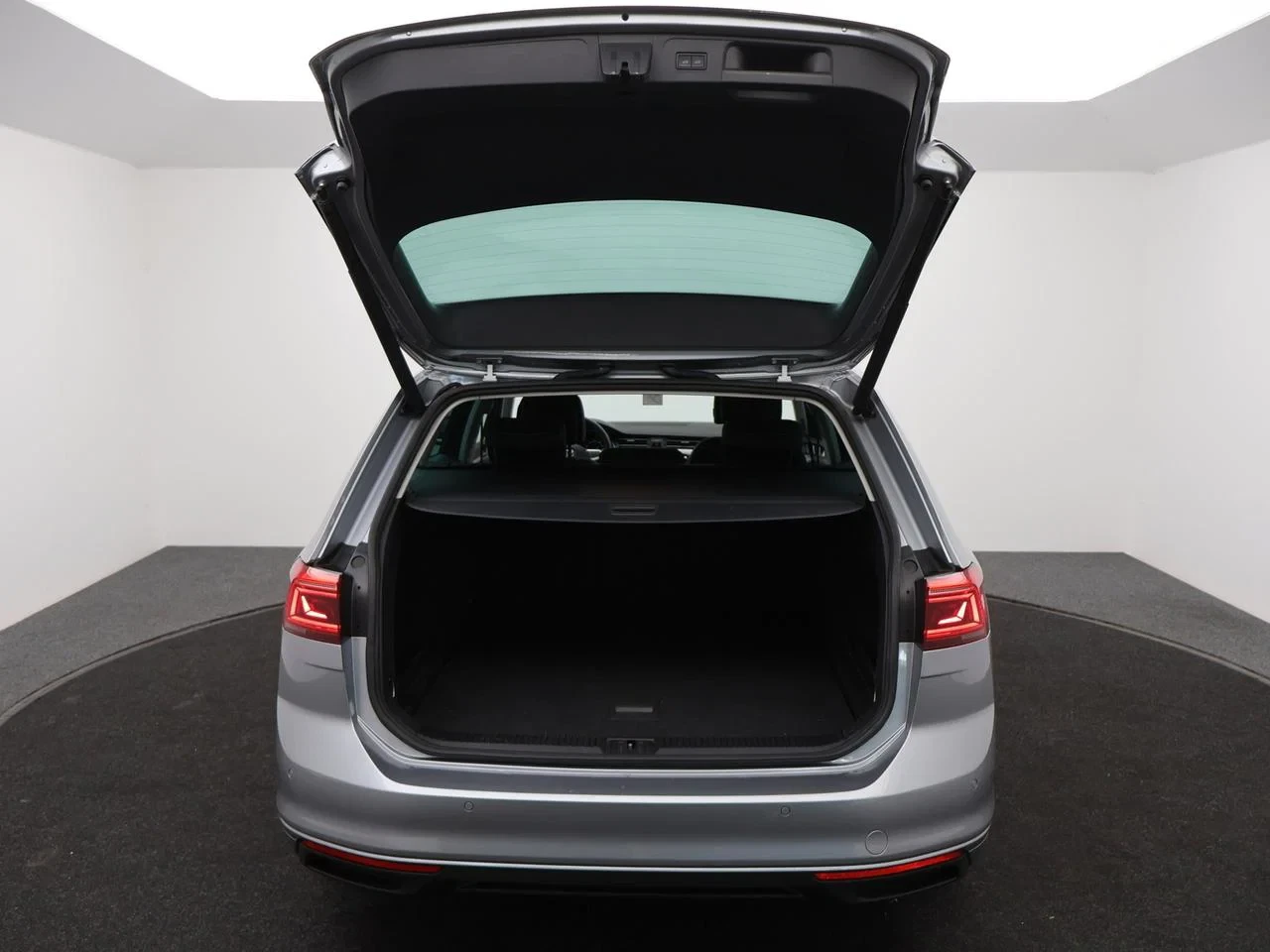 Volkswagen-Passat-image-20