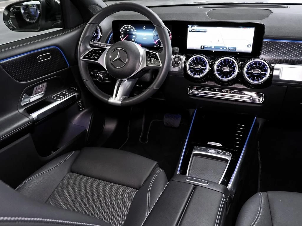 Mercedes-Benz-GLB 200 d-image-10