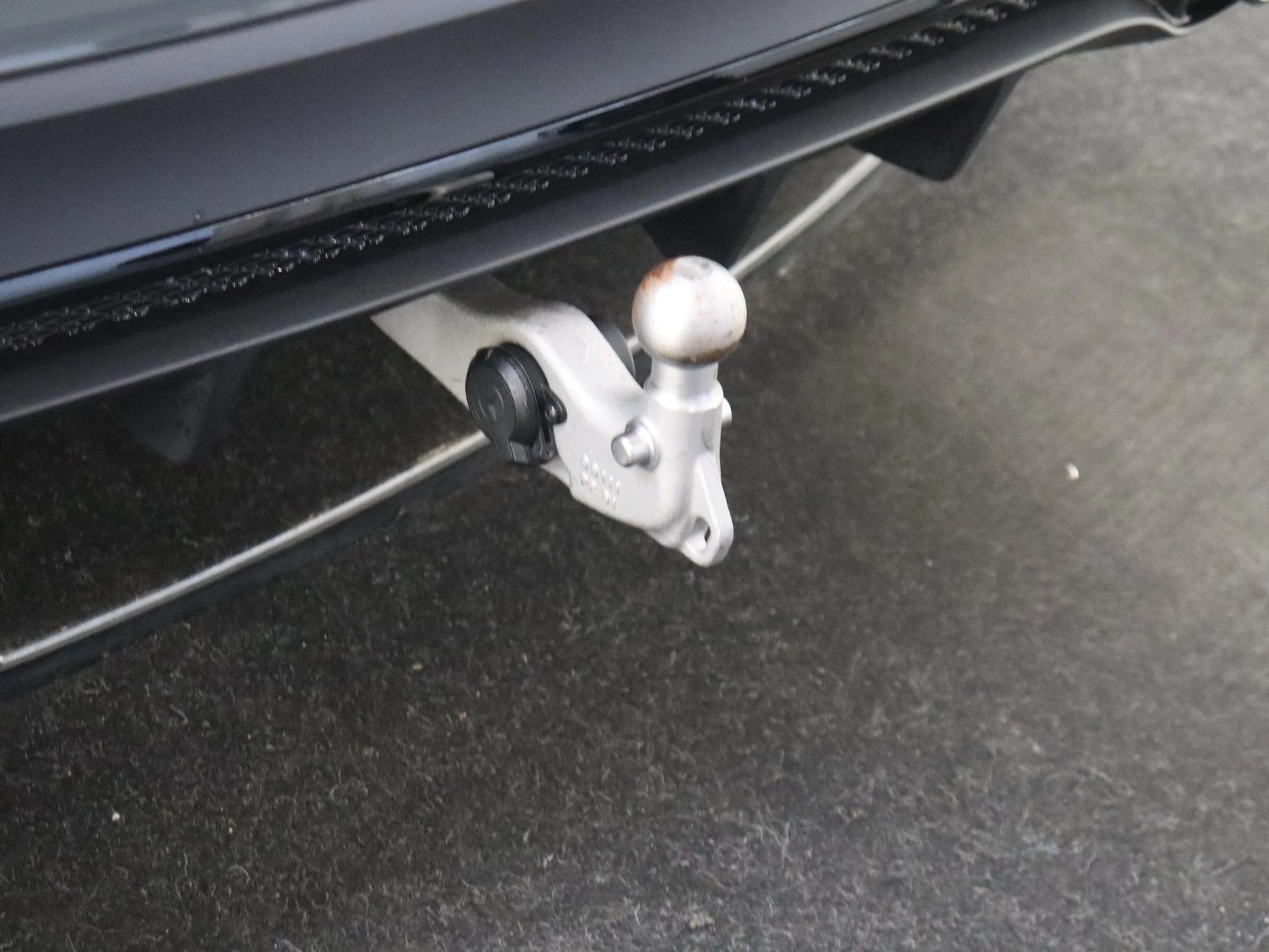 Mercedes-Benz-GLE-image-44