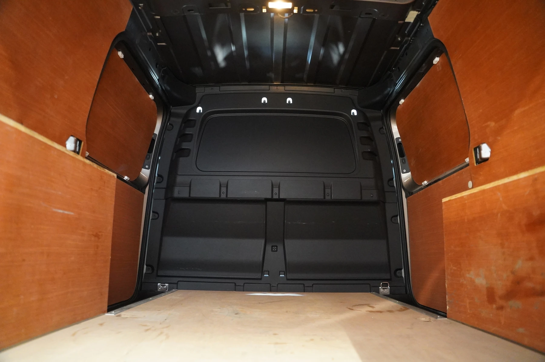 Volkswagen-Caddy-image-27