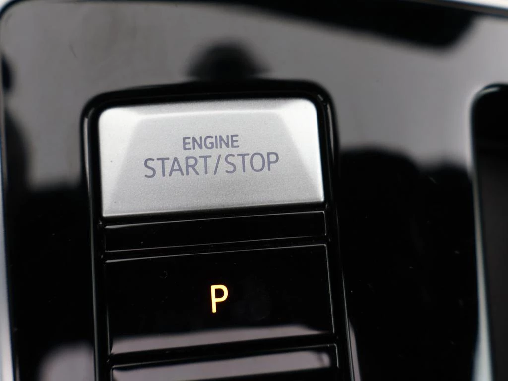 Volkswagen-Golf-image-23