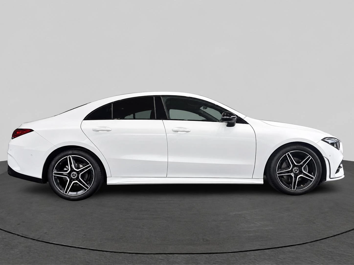 Mercedes-Benz-CLA-image-4
