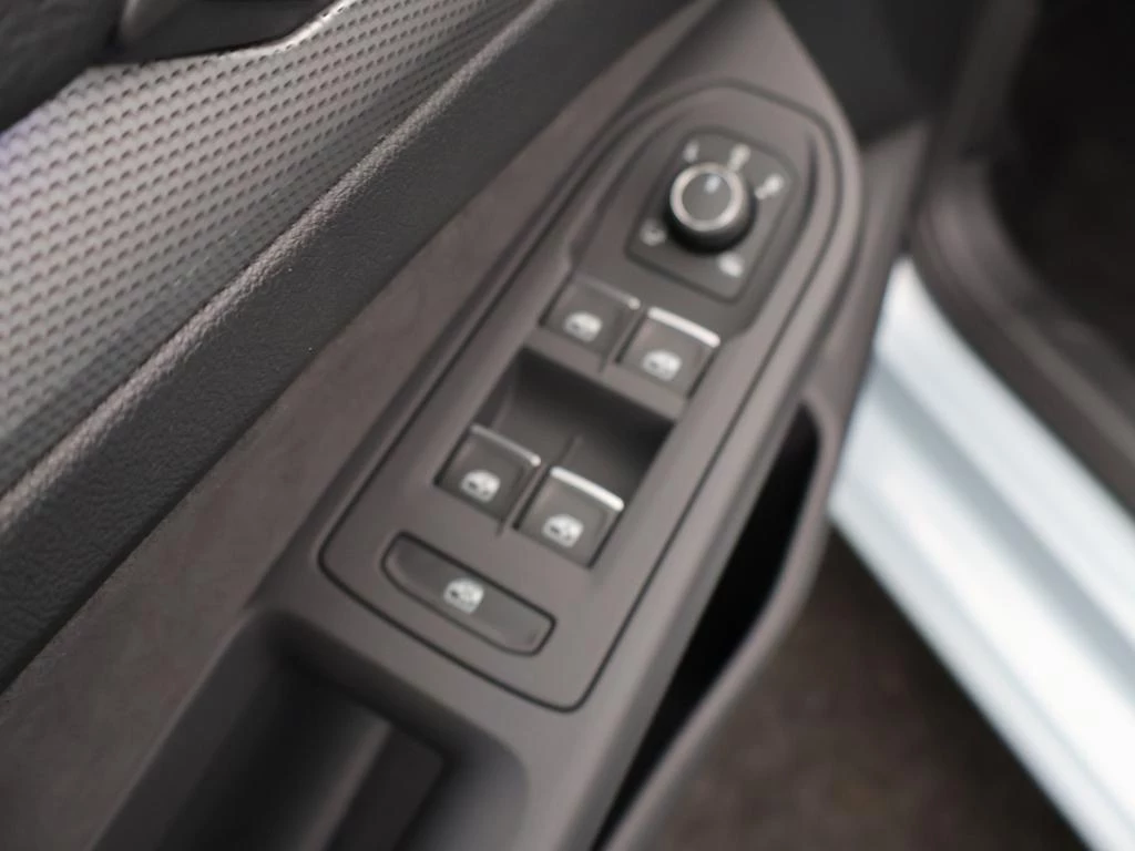 Volkswagen Golf VIII Golf Style Business 1.5 eTSI 150pk AUTOMAAT *DEMO*