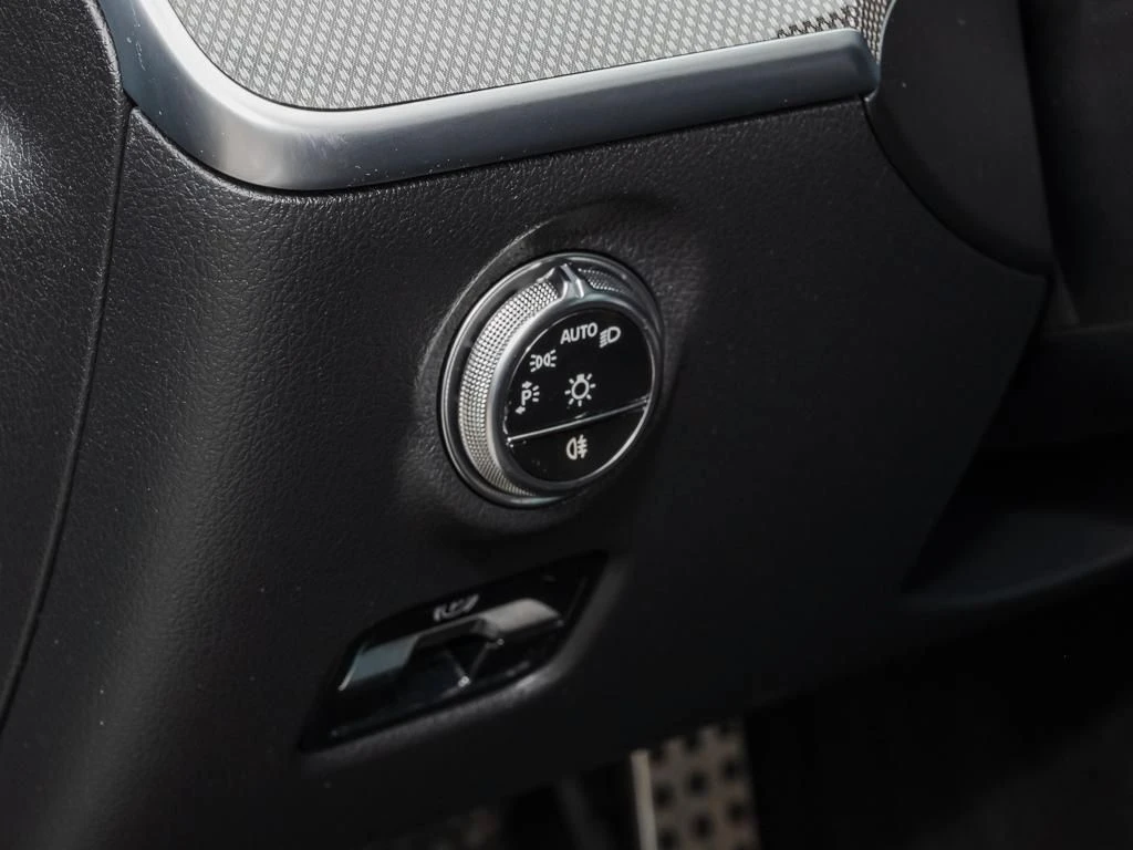 Mercedes-Benz-C-Klasse 300 d-image-15