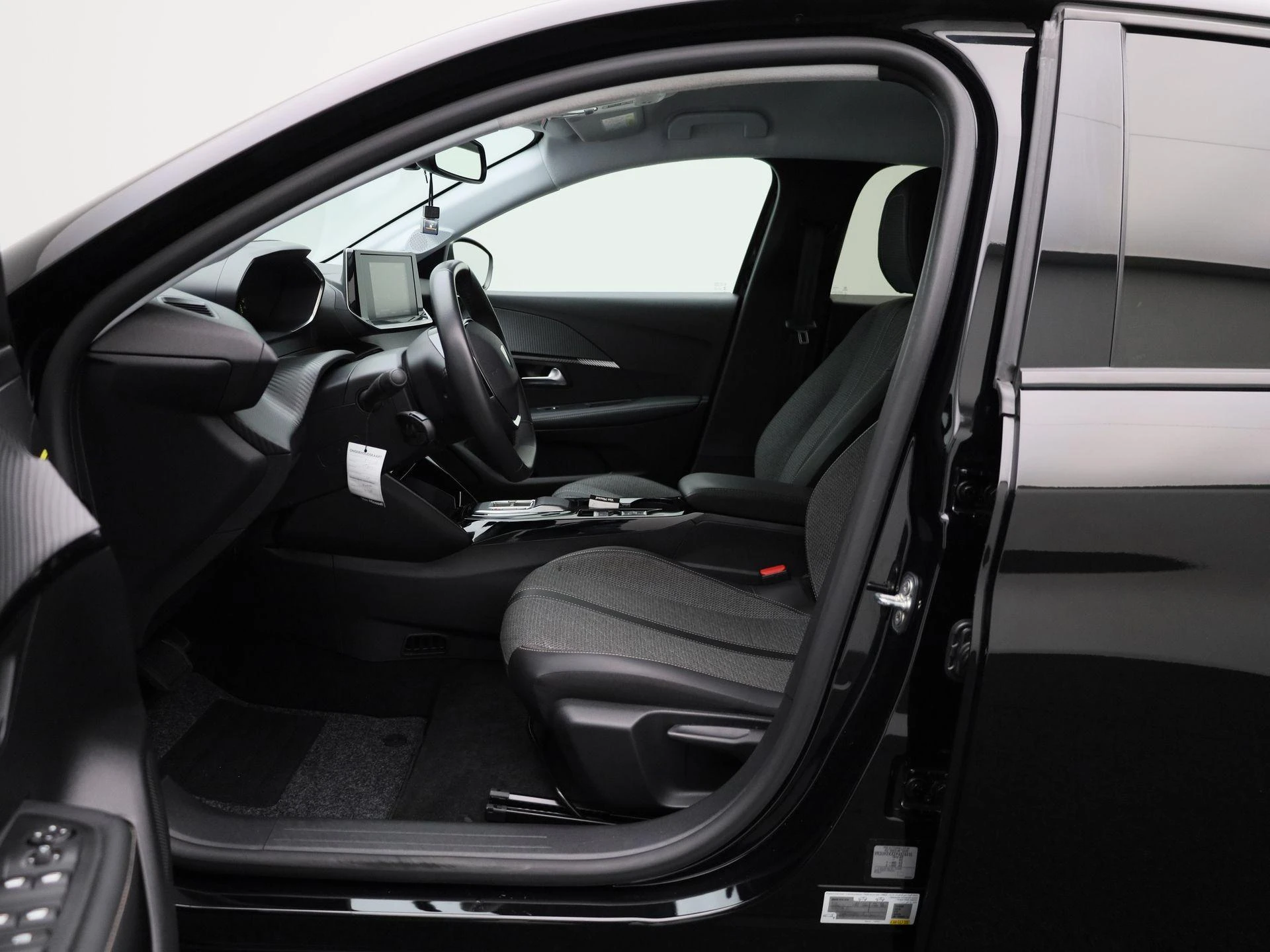 Peugeot e-208 - 9