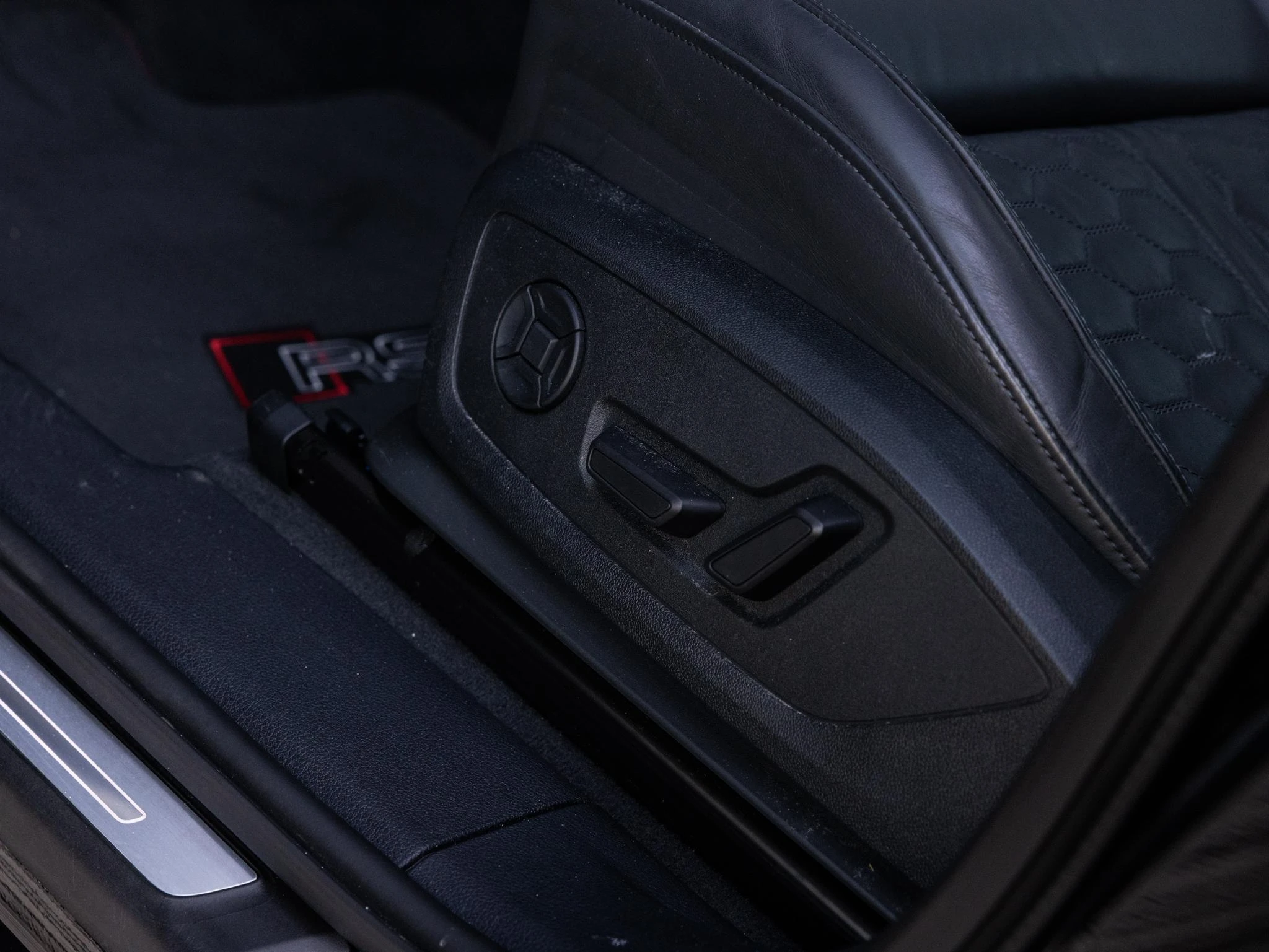 Audi-RSQ3-image-25