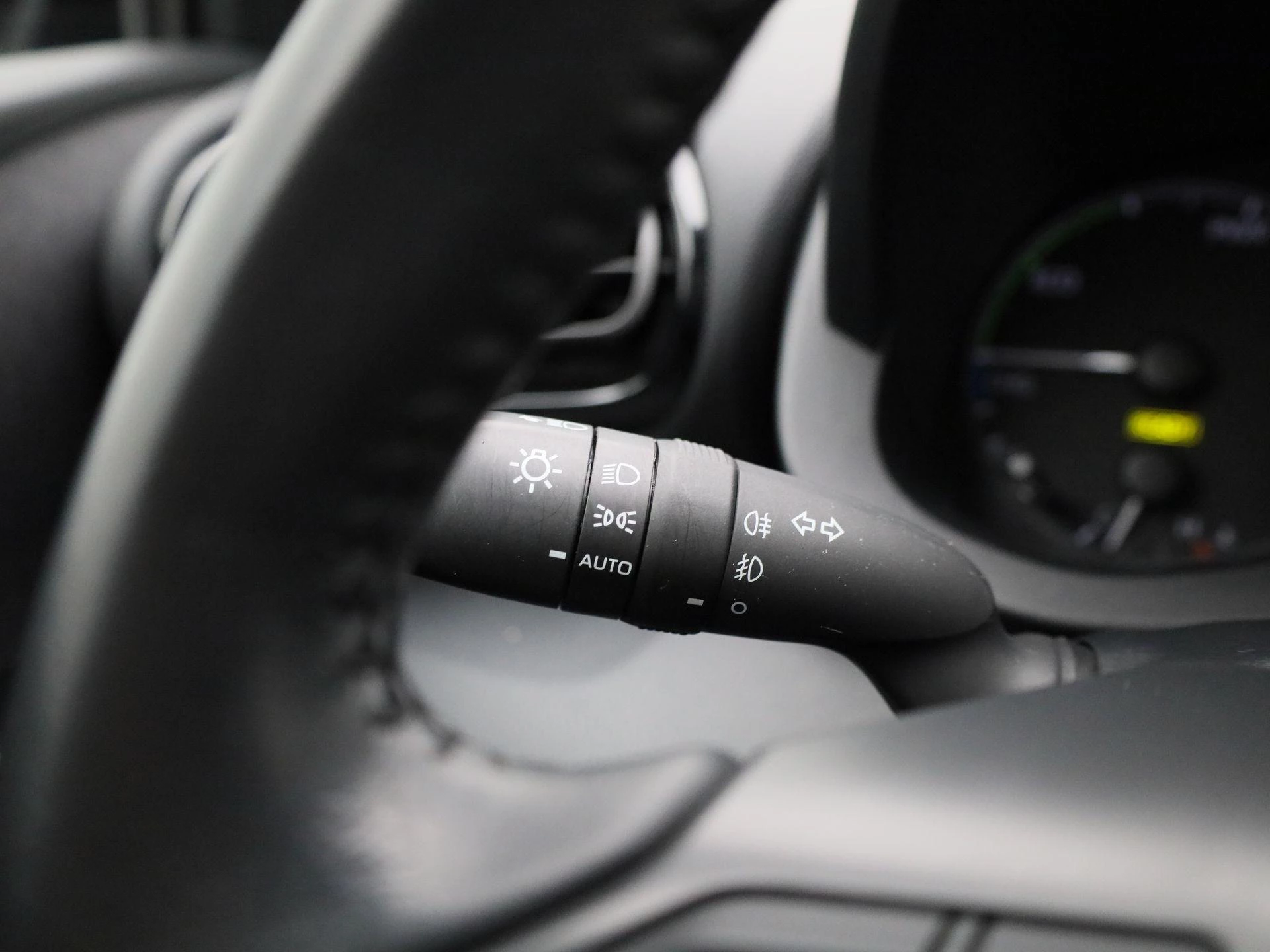 Toyota-Yaris-image-20