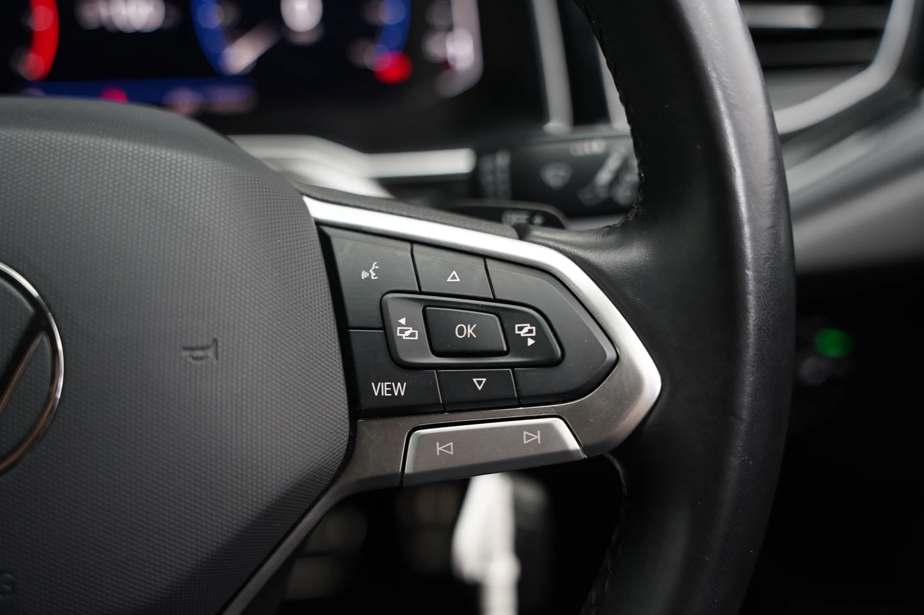 Volkswagen-Golf-image-18