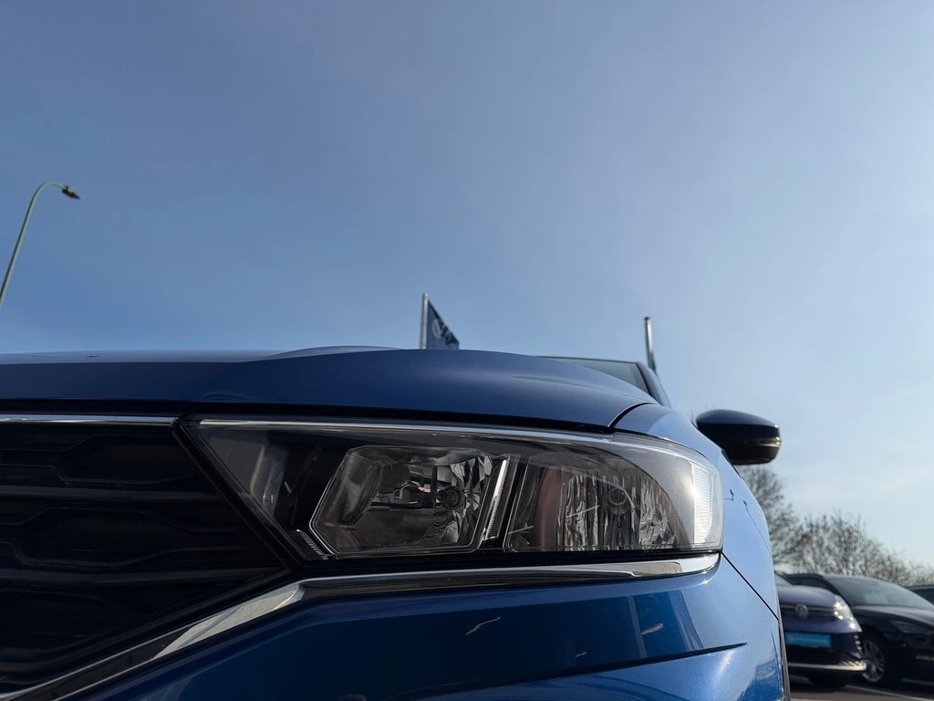 Volkswagen-T-Roc-image-1