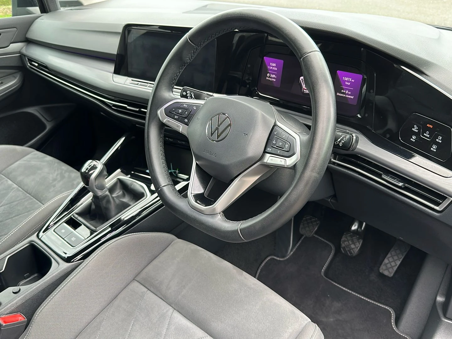 Volkswagen-Golf-image-19