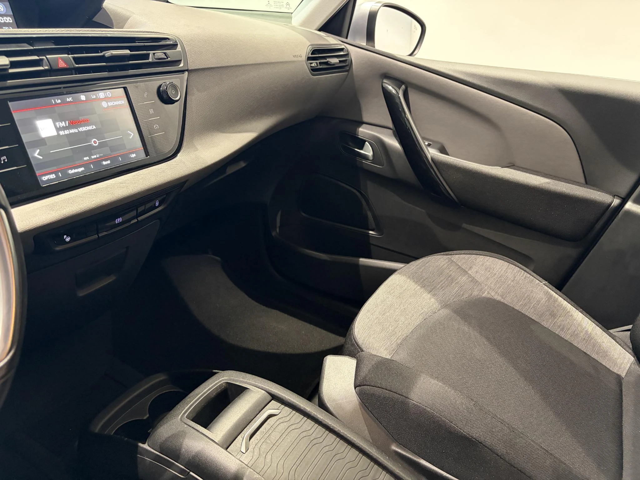 Citroën-C4 Spacetourer-image-13