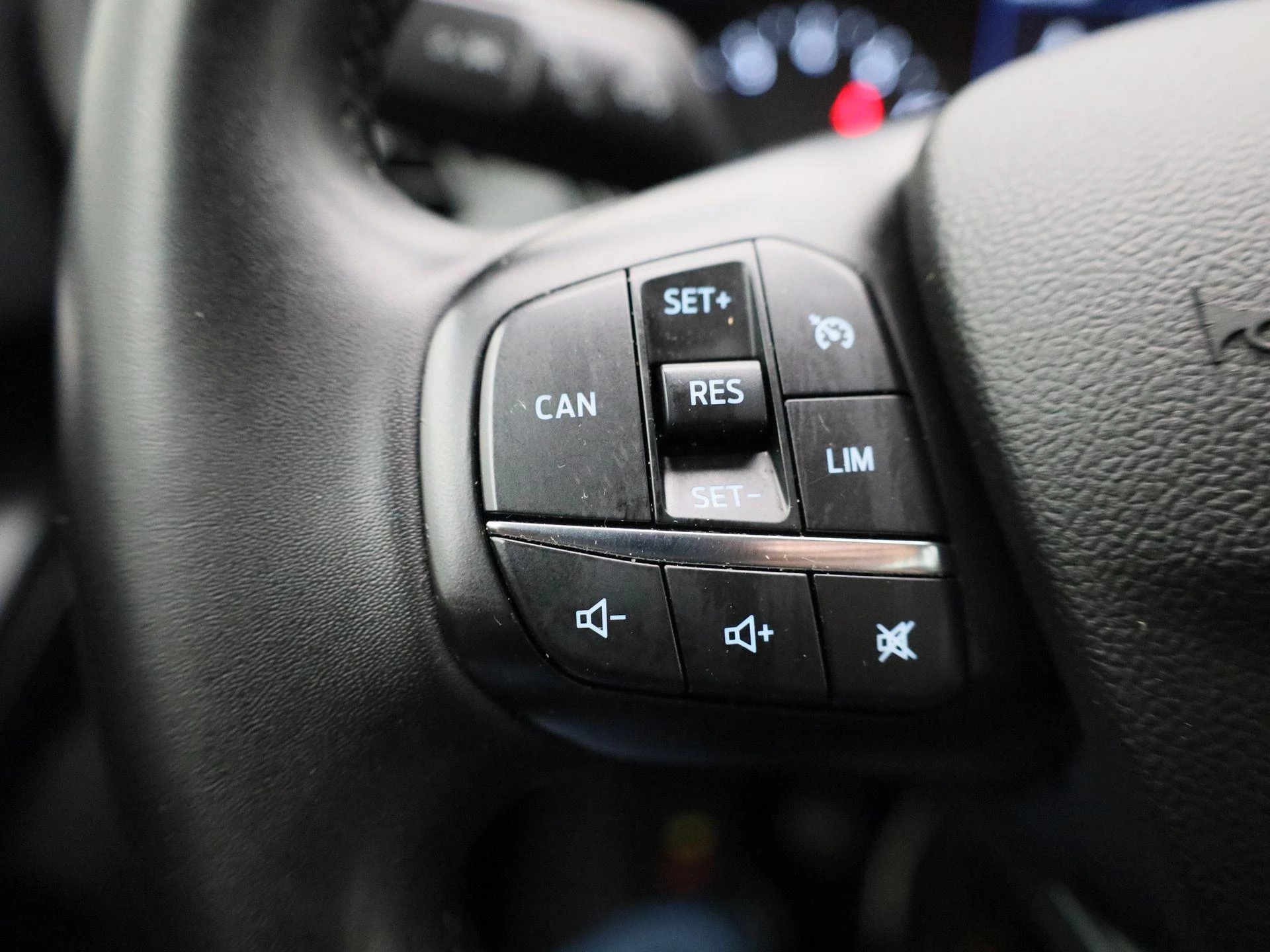 Ford Focus Wagon 1.0 EcoBoost Hybrid Connected