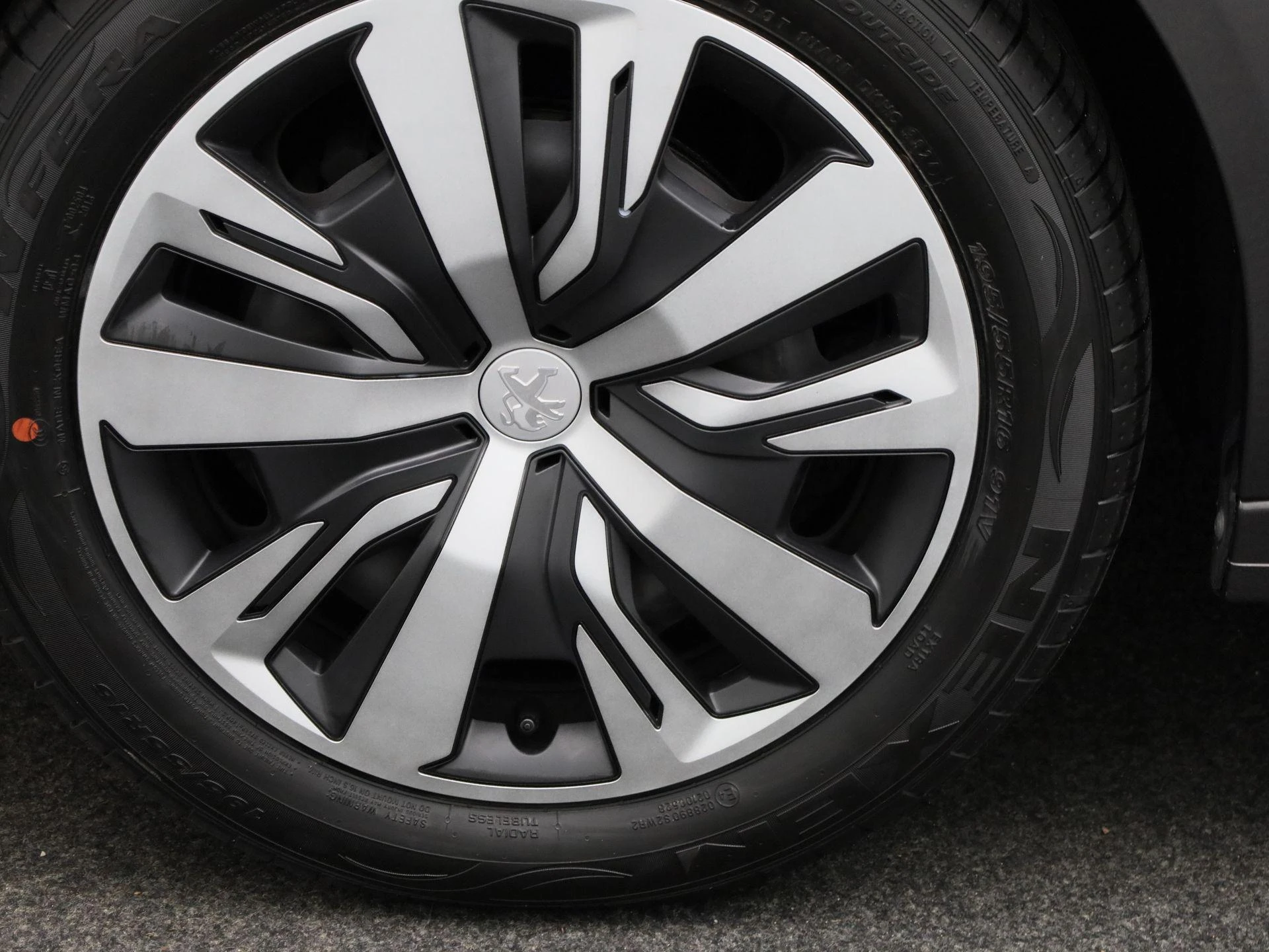 Peugeot-208-image-11