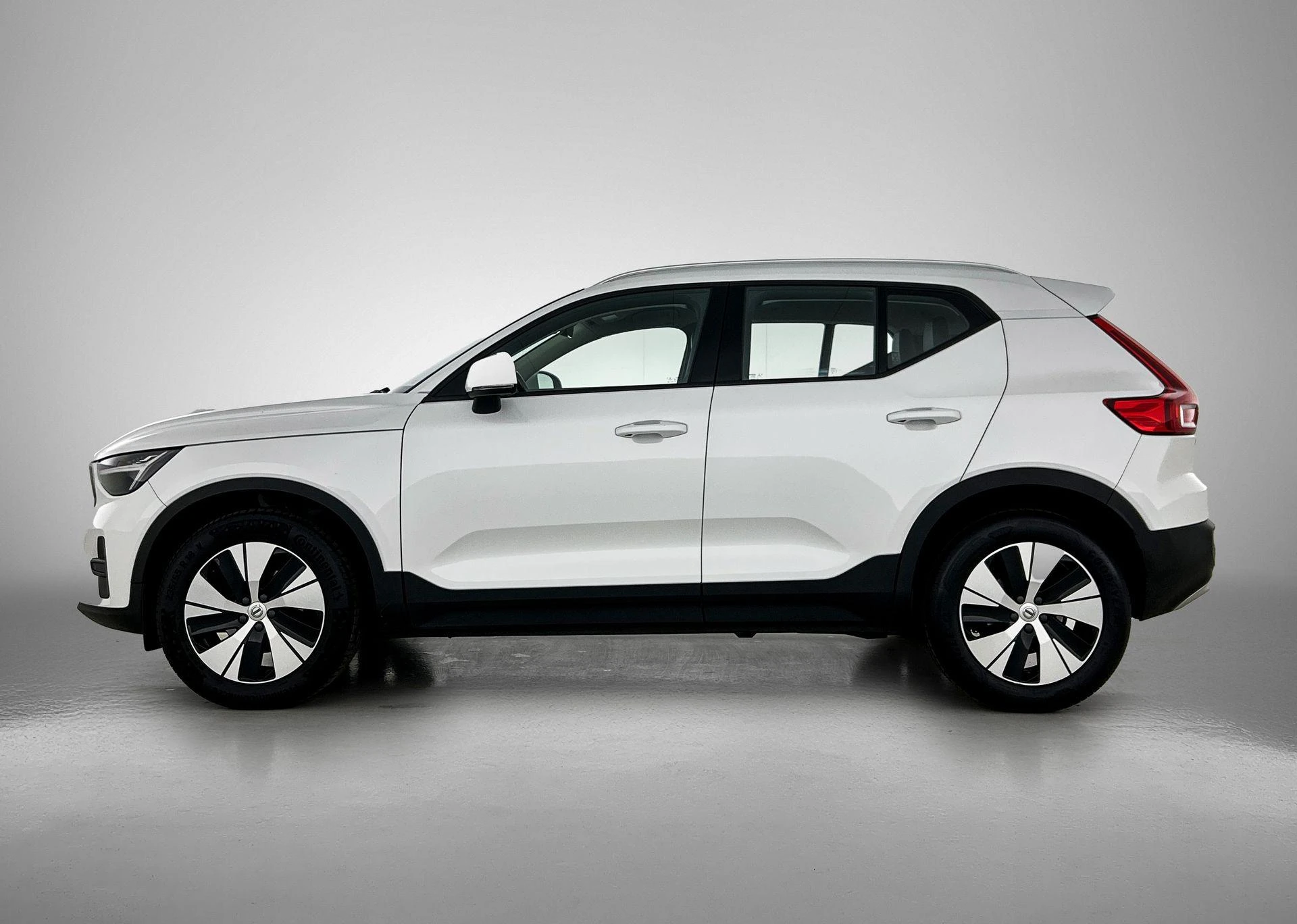 Volvo-XC40-image-1