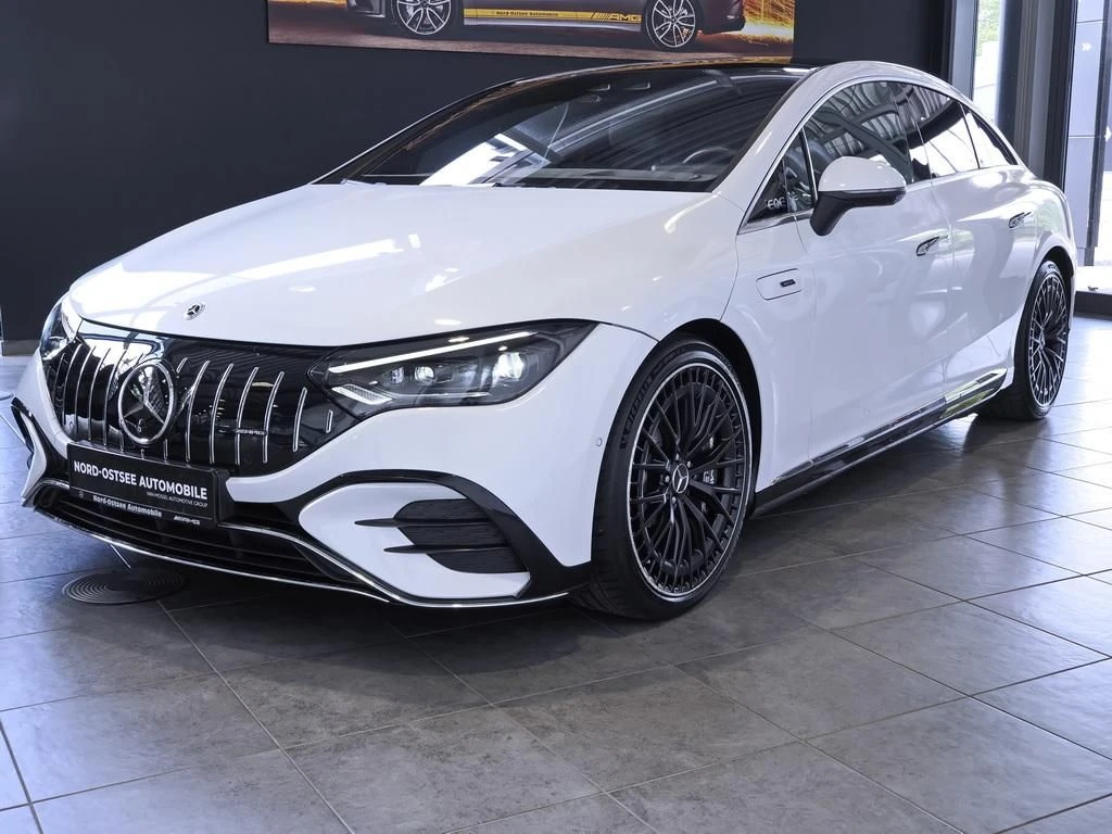 Mercedes-AMG-EQE 43 AMG-image-7