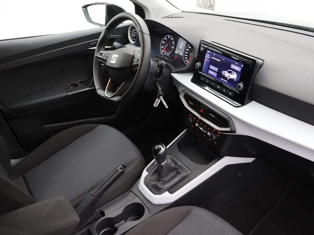 SEAT-Arona-image-2
