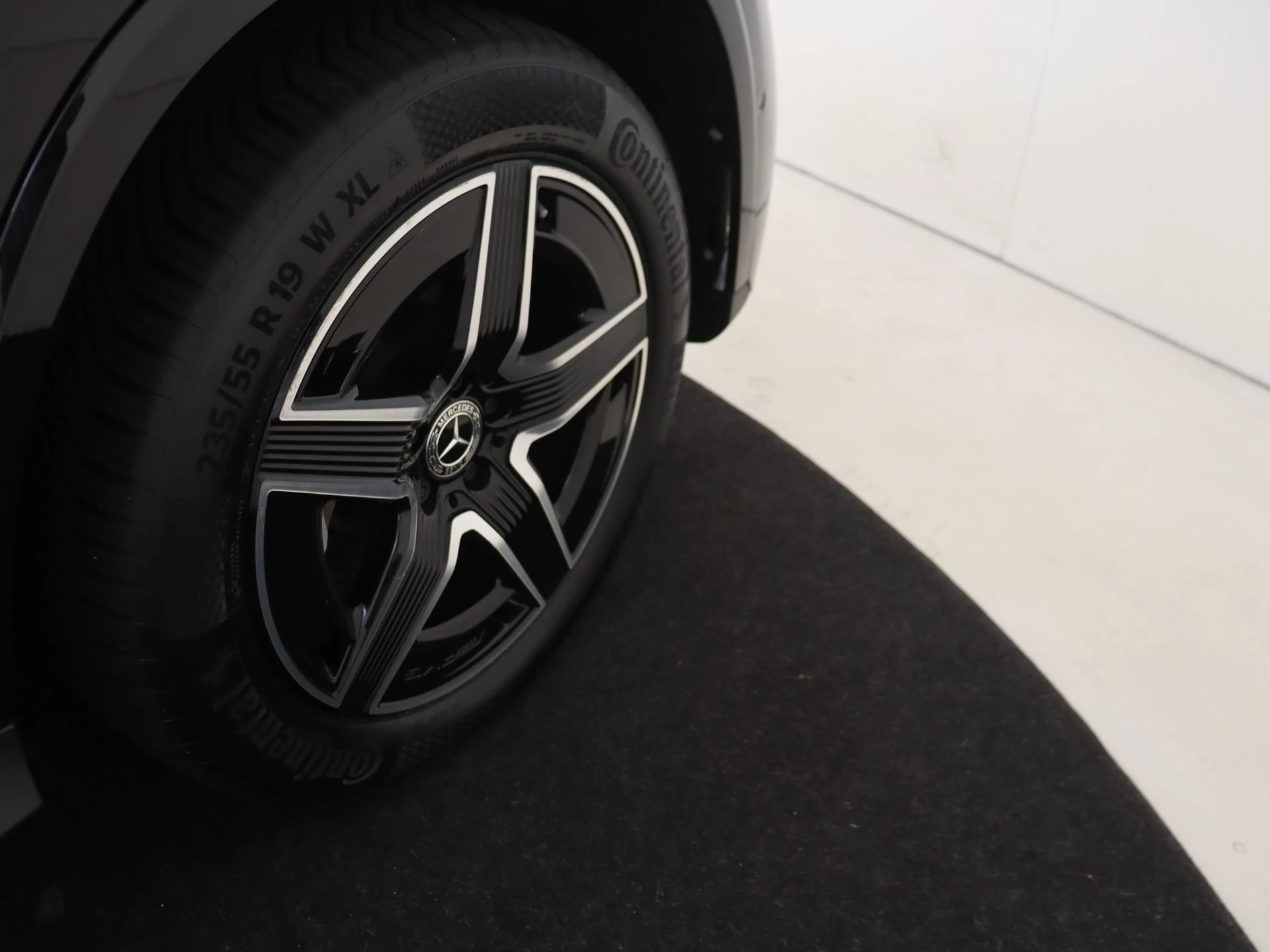 Mercedes-Benz-GLC-image-32